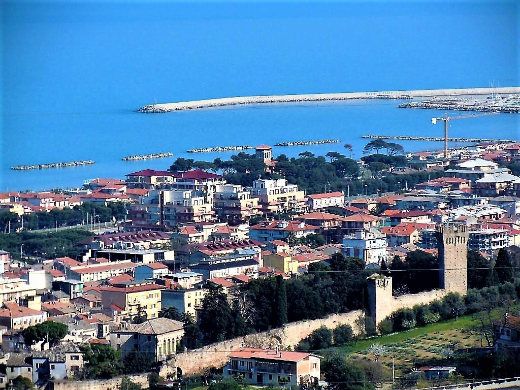 Casa singola - Soluzione indipendente in vendita a Porto San Giorgio