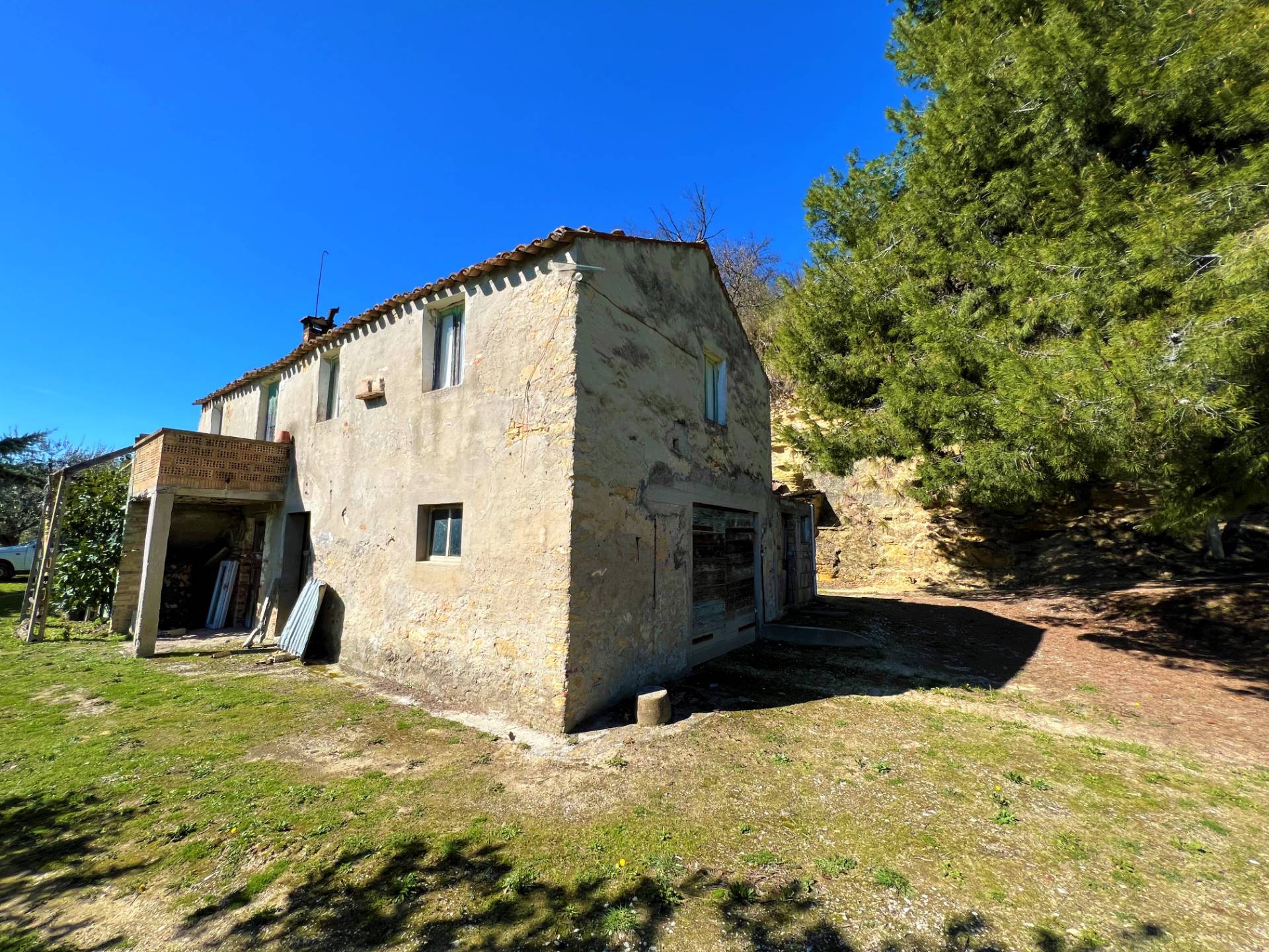 Casa singola - Soluzione indipendente in vendita a Montefiore dell'Aso, Aso
