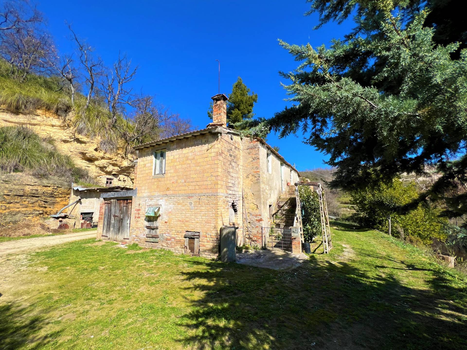 Casa singola - Soluzione indipendente in vendita a Montefiore dell'Aso, Aso