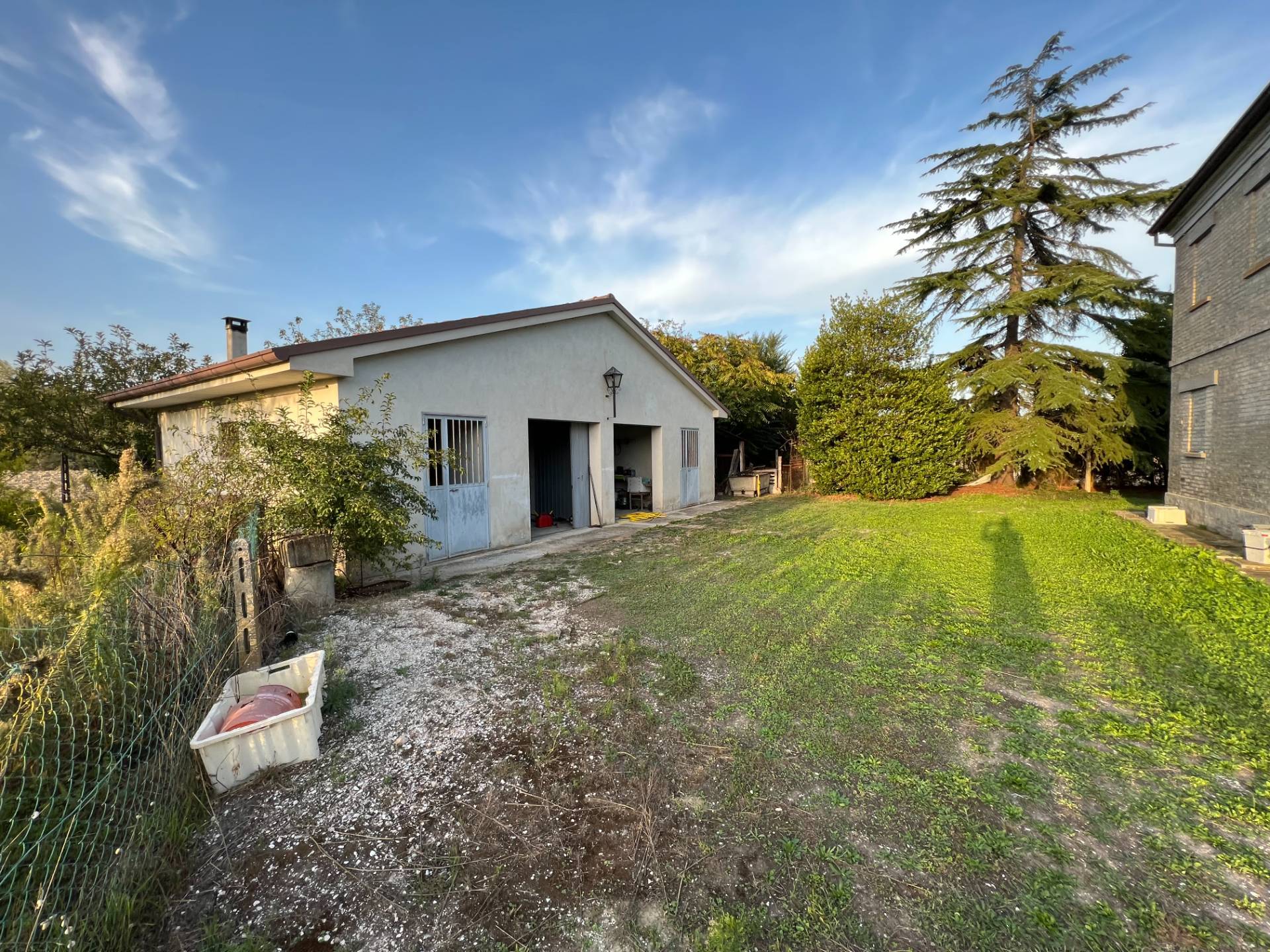 Casa Colonica con Terreno in vendita a Fermo, Contrada Ete Caldarette