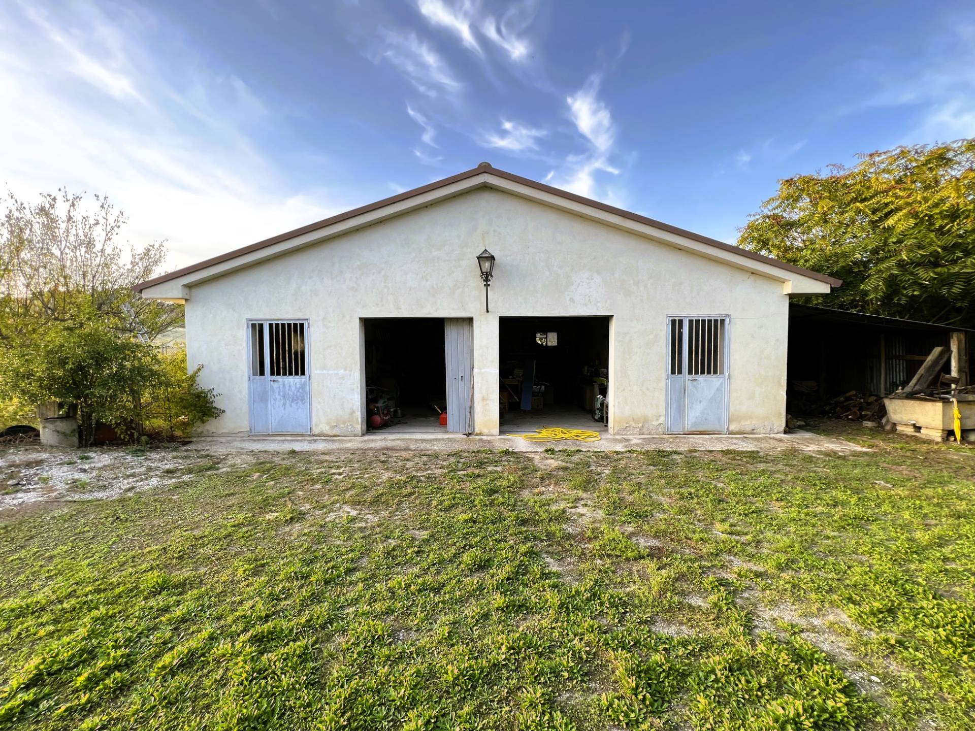 Casa Colonica con Terreno in vendita a Fermo, Contrada Ete Caldarette