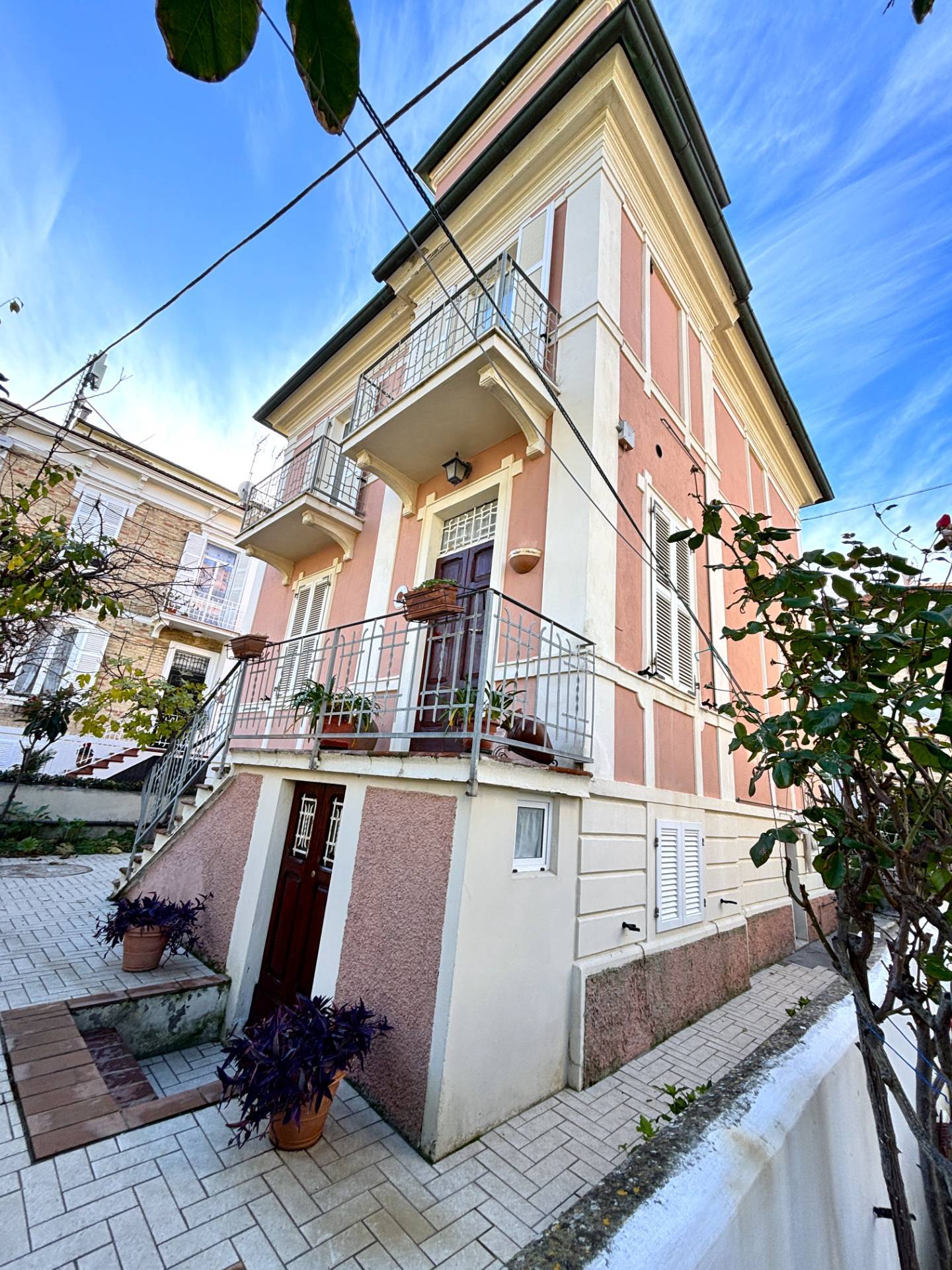 Villa con Giardino in vendita a Porto San Giorgio, Lungomare Antonio Gramsci