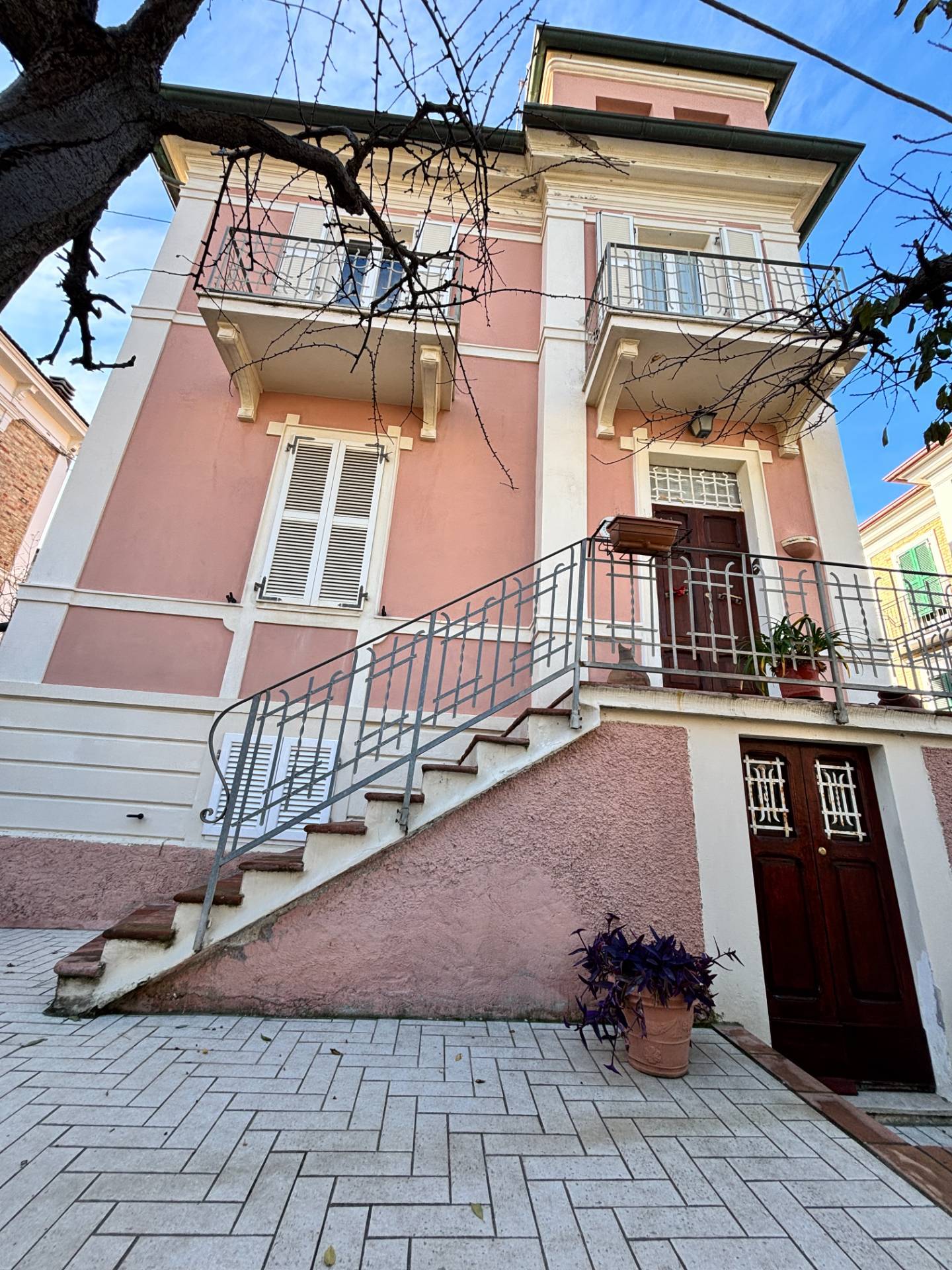 Villa con Giardino in vendita a Porto San Giorgio, Lungomare Antonio Gramsci
