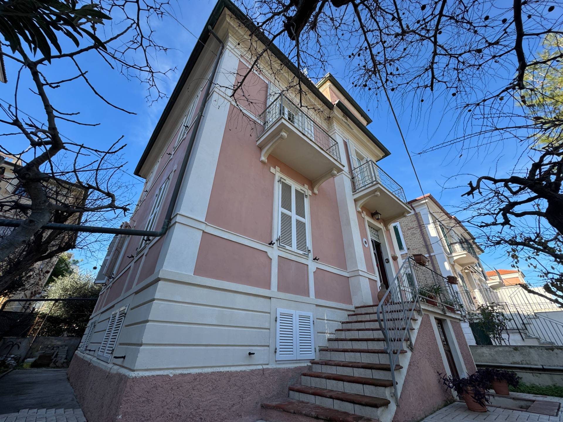 Villa con Giardino in vendita a Porto San Giorgio, Lungomare Antonio Gramsci