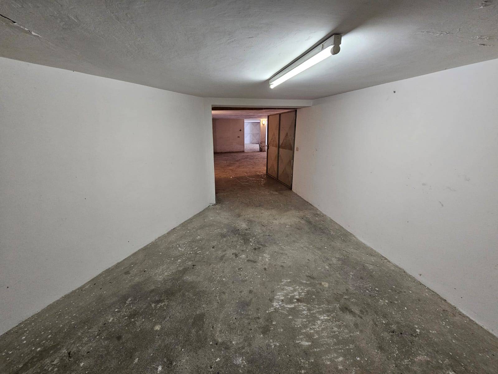 Rimessa in vendita a Porto San Giorgio, Borgo F.lli Rosselli