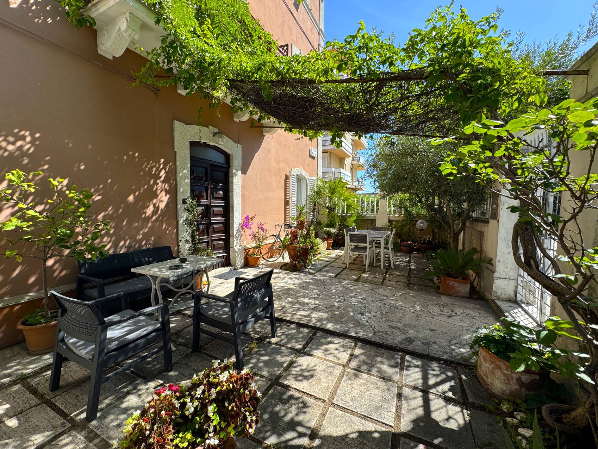 Villa con Giardino in vendita a Porto San Giorgio, Piazza Mentana