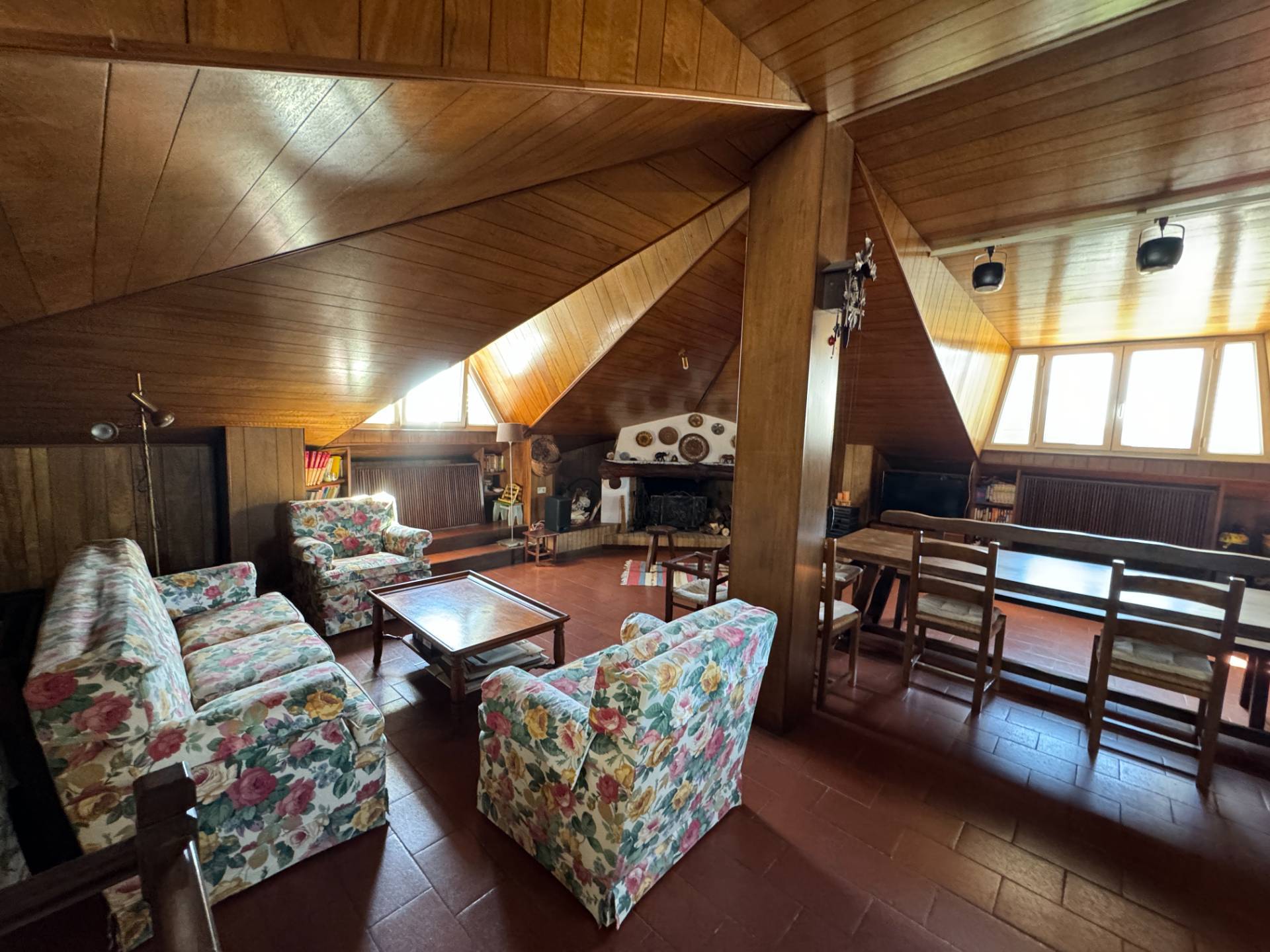 Villa con Giardino in vendita a Porto San Giorgio, Piazza Mentana