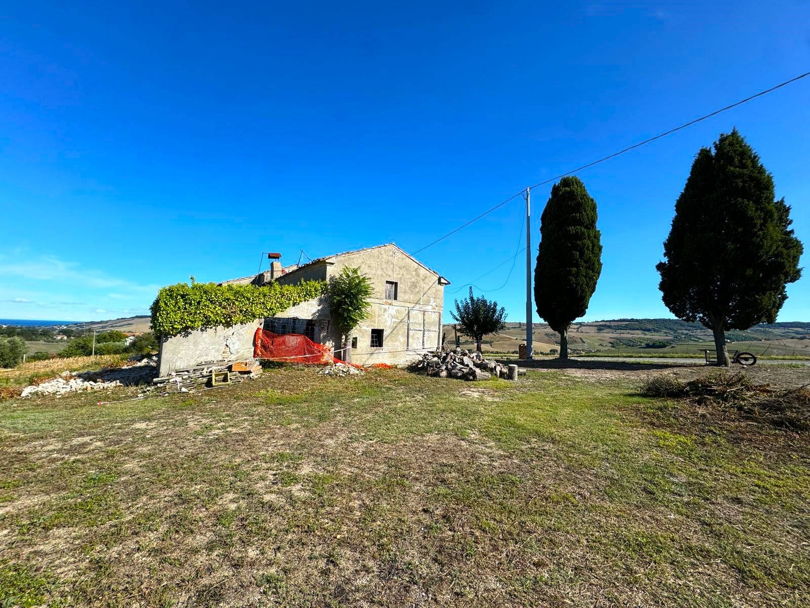 Casa Colonica con Terreno in vendita a Fermo, Santa Caterina