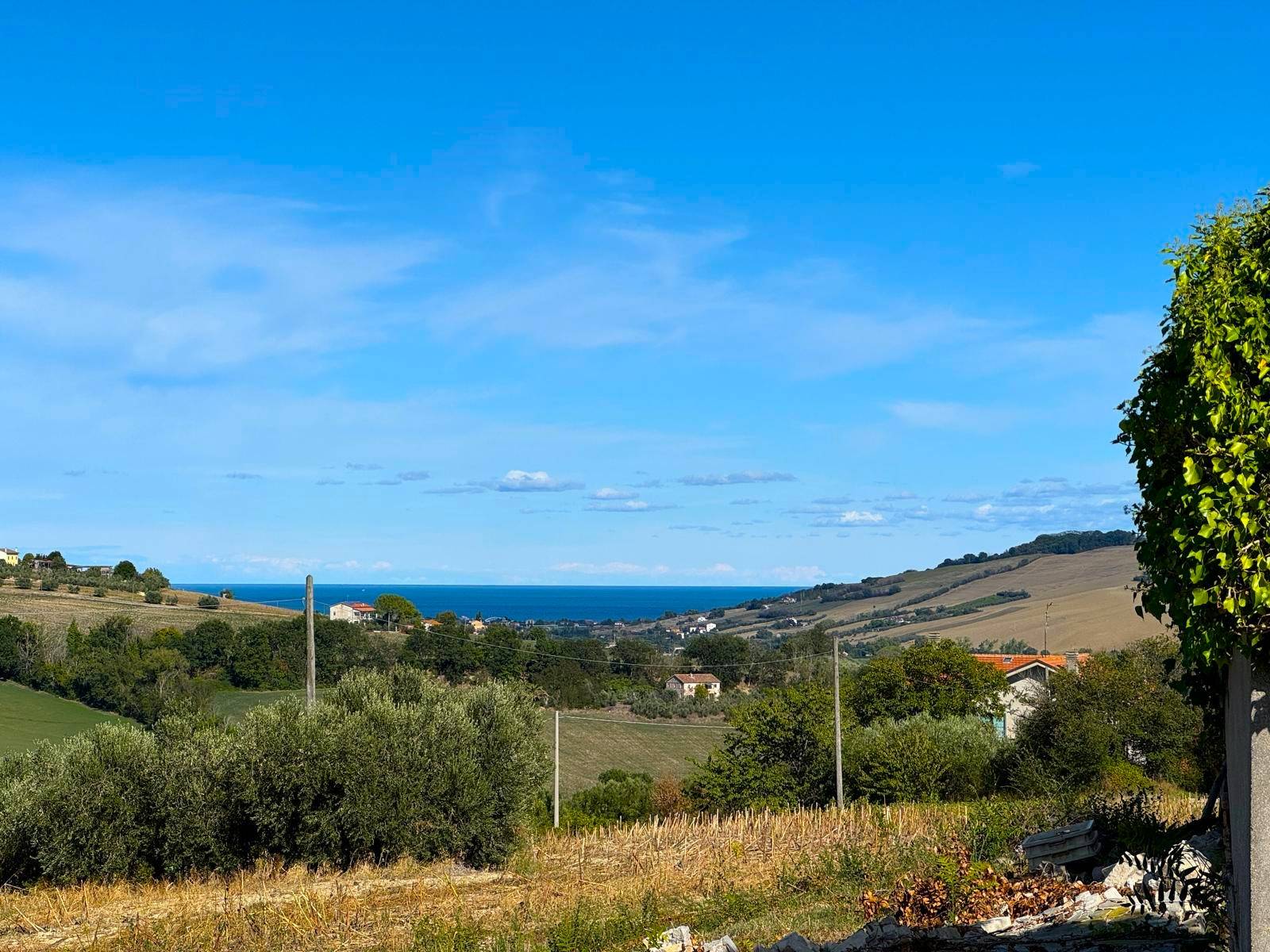 Casa Colonica con Terreno in vendita a Fermo, Santa Caterina