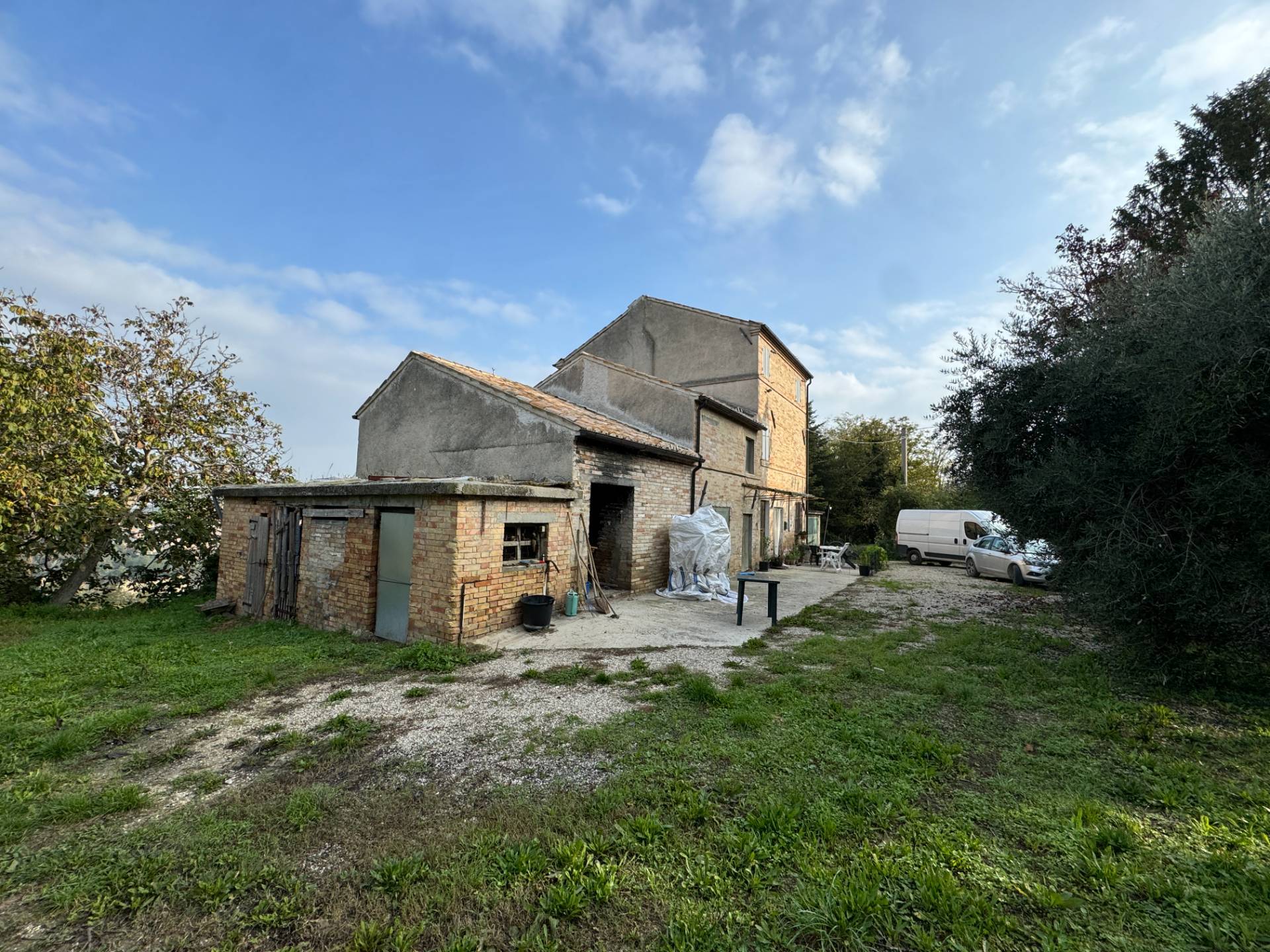 Casa Colonica con Terreno in vendita a Montottone, San Pietro Martire