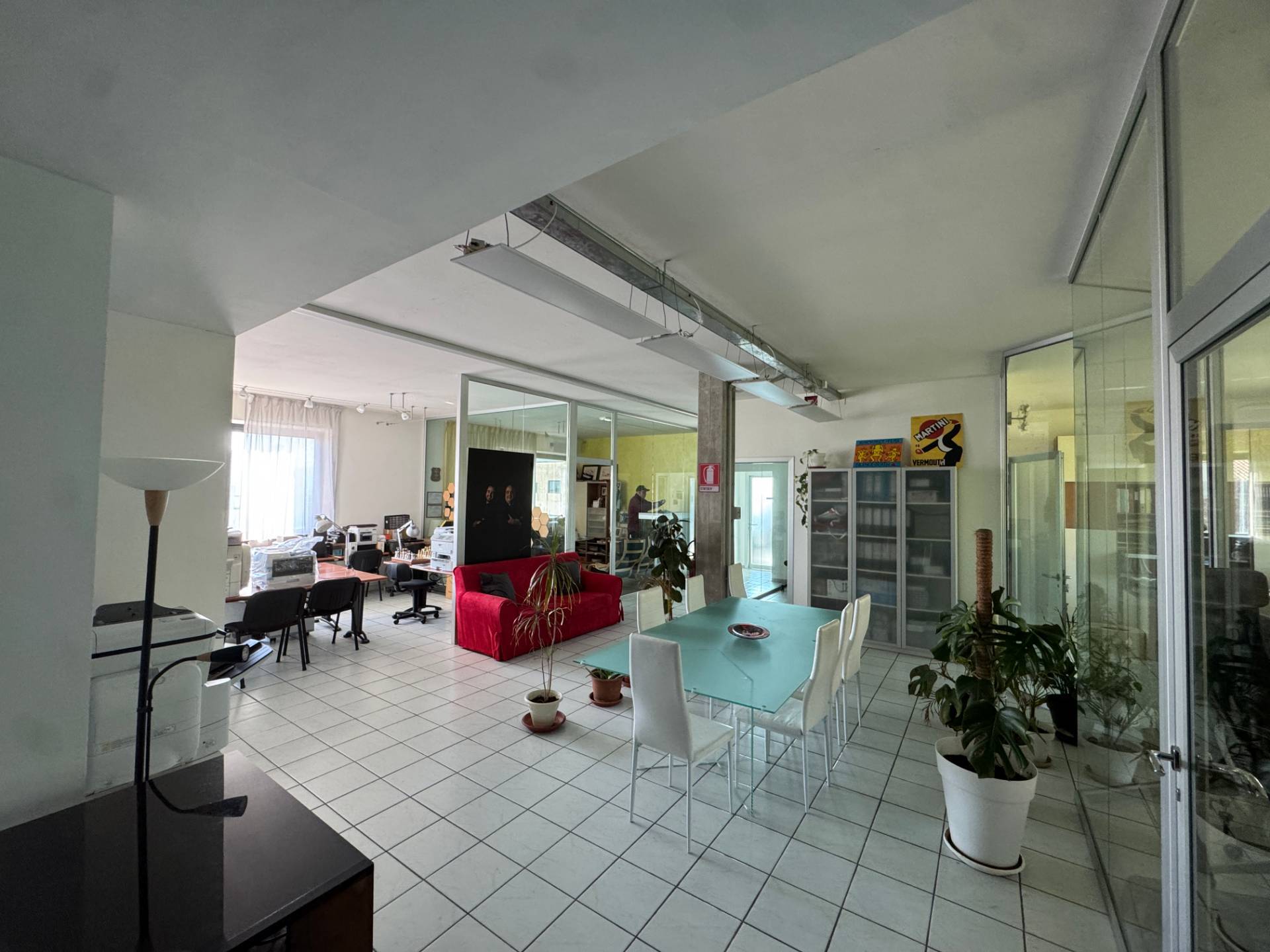 Locale commerciale - artigianale - uffici in affitto a Porto San Giorgio, Salvano