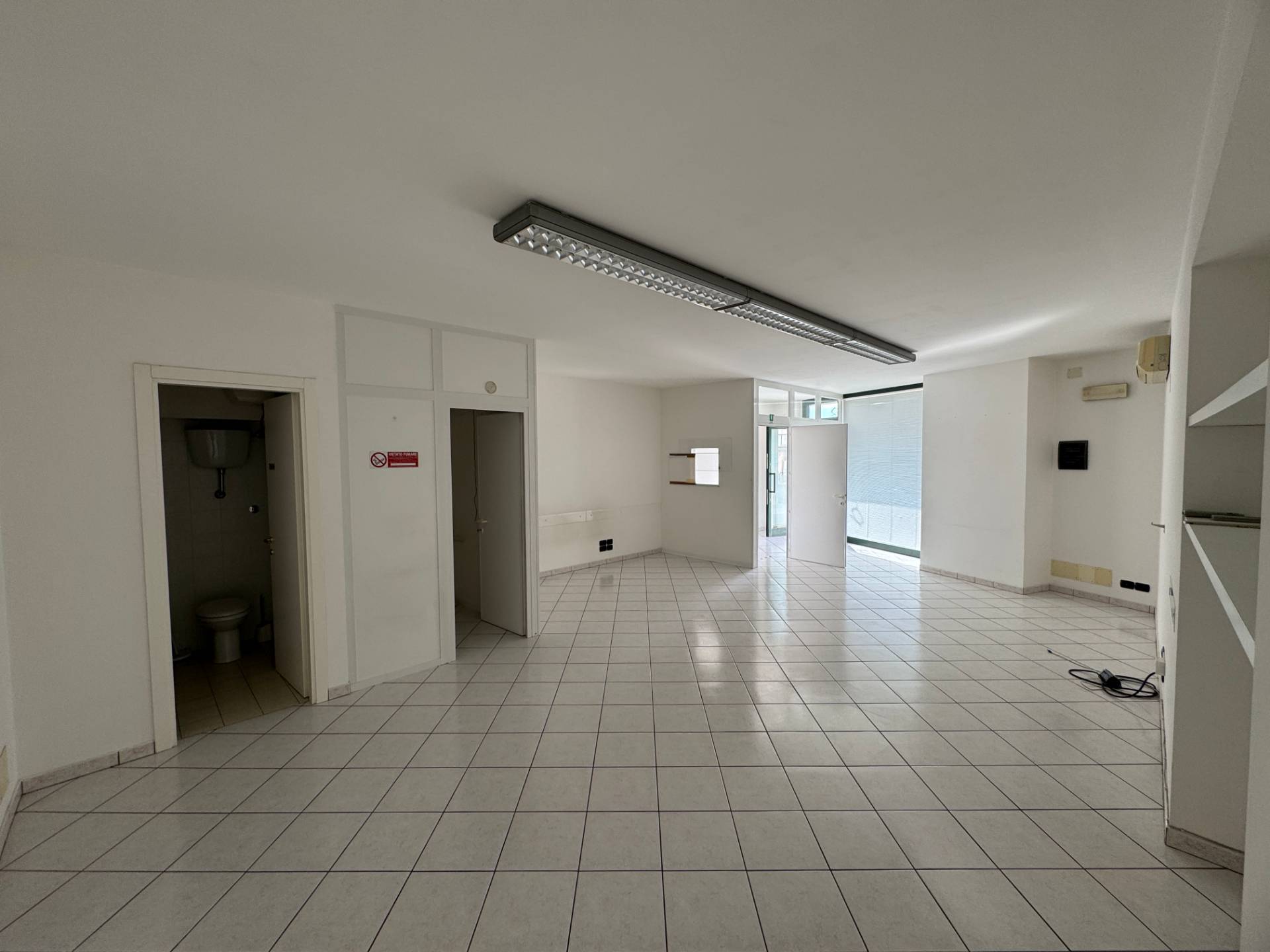 Locale commerciale - artigianale - uffici in affitto a Fermo, Carabinieri - Piscina