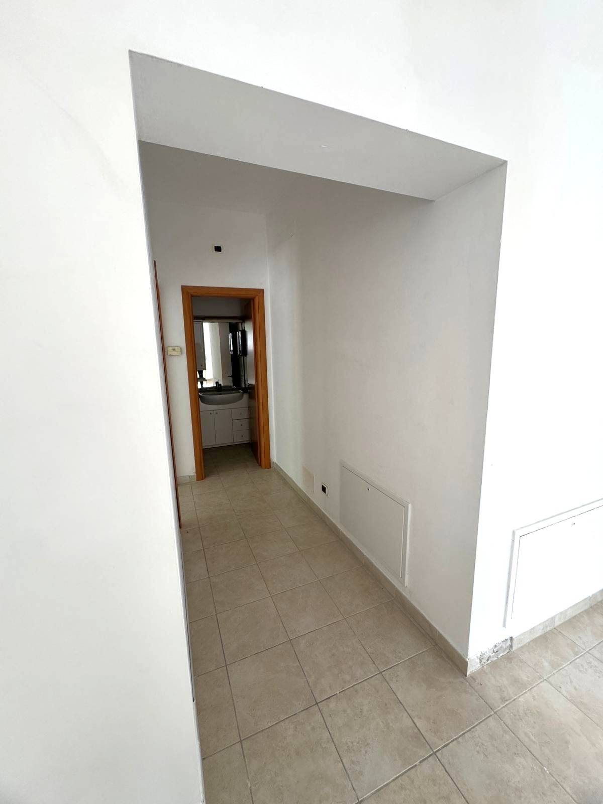 Locale commerciale - artigianale - uffici in vendita a Altidona, Marina di Altidona