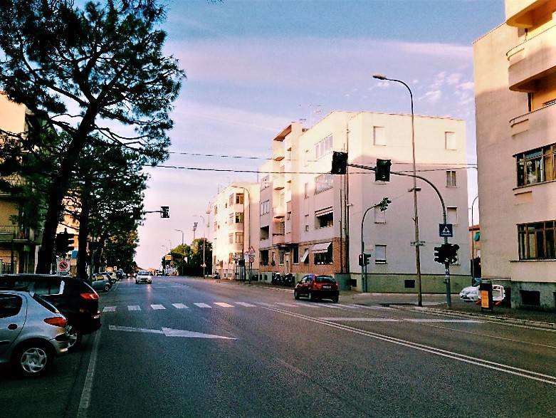 Locale commerciale - artigianale - uffici in vendita a Fermo, Viale Trento