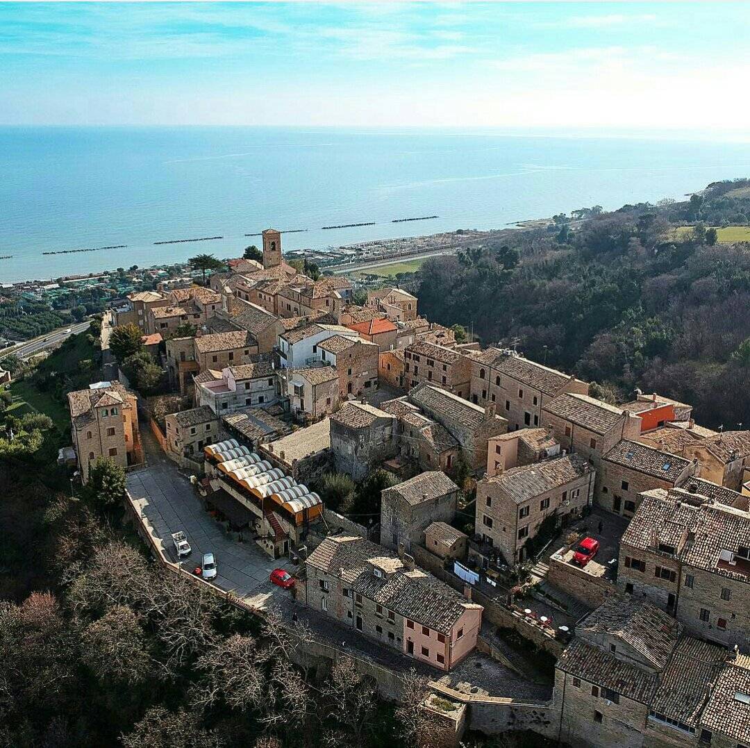 Rimessa in vendita a Fermo, Torre di Palme