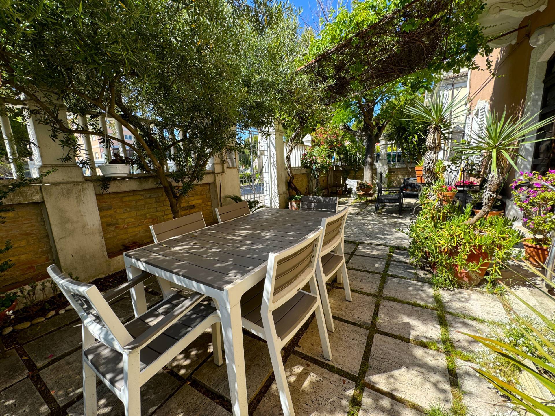 Villa con Giardino in vendita a Porto San Giorgio, Piazza Mentana