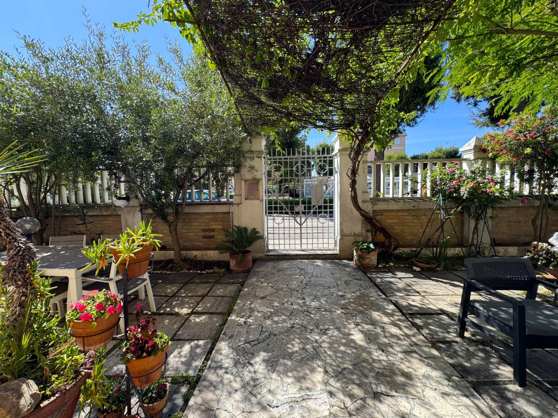 Villa con Giardino in vendita a Porto San Giorgio, Piazza Mentana