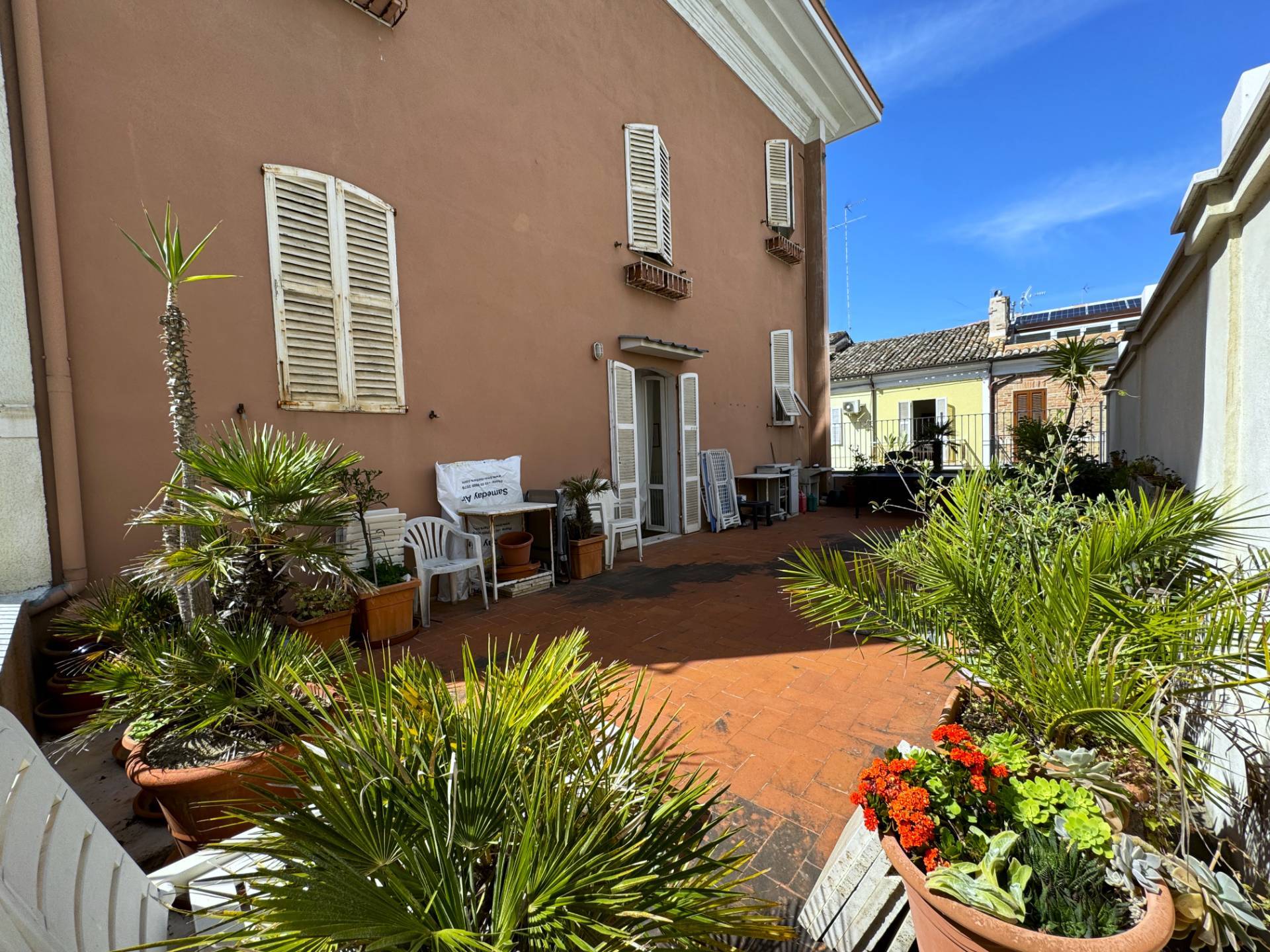 Villa con Giardino in vendita a Porto San Giorgio, Piazza Mentana