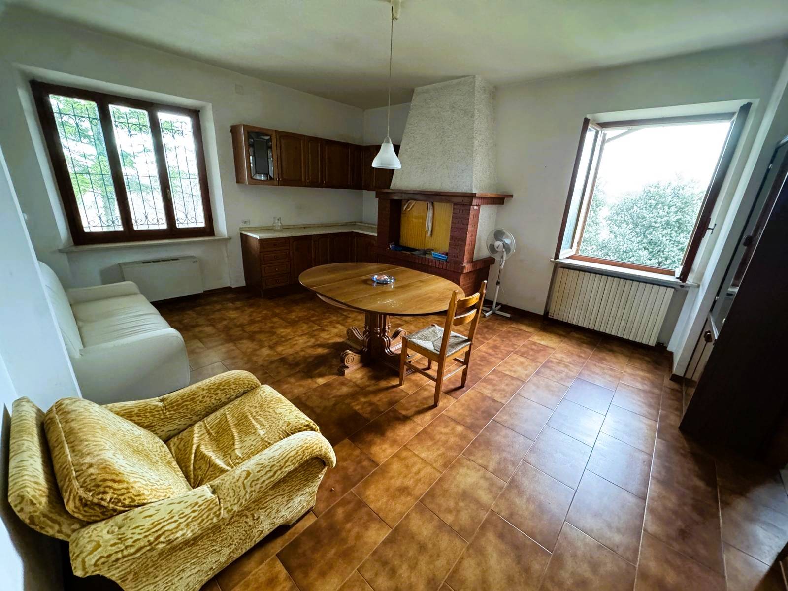 Casa Colonica con Terreno in vendita a Montottone