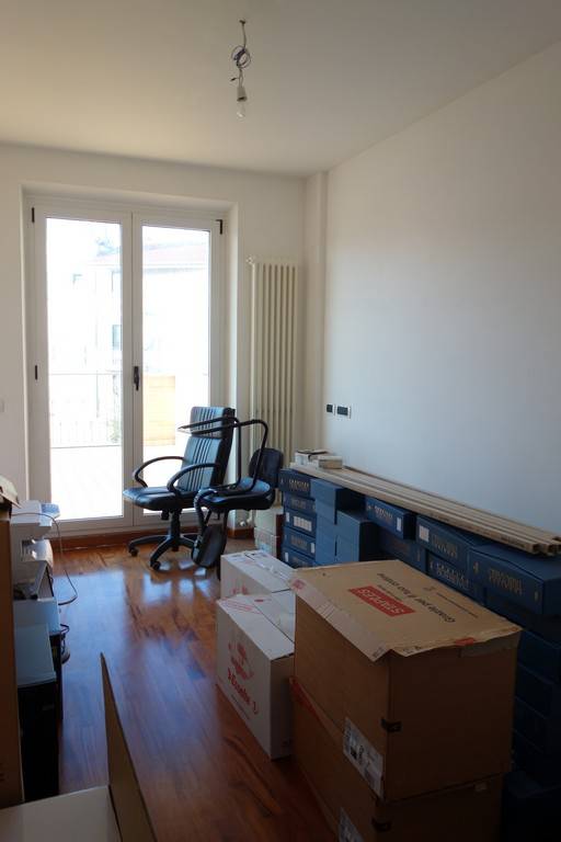 Locale commerciale - artigianale - uffici in affitto a Porto San Giorgio, Salvano