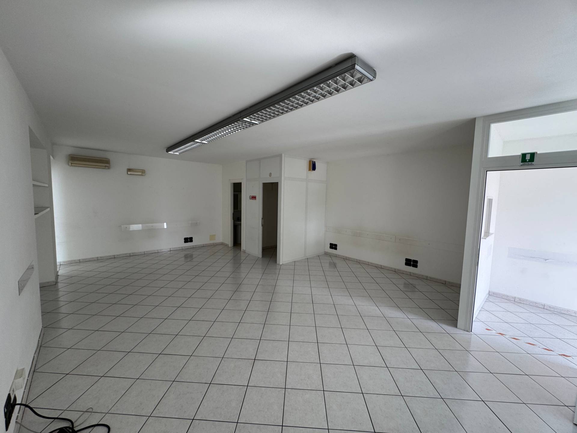 Locale commerciale - artigianale - uffici in affitto a Fermo, Carabinieri - Piscina