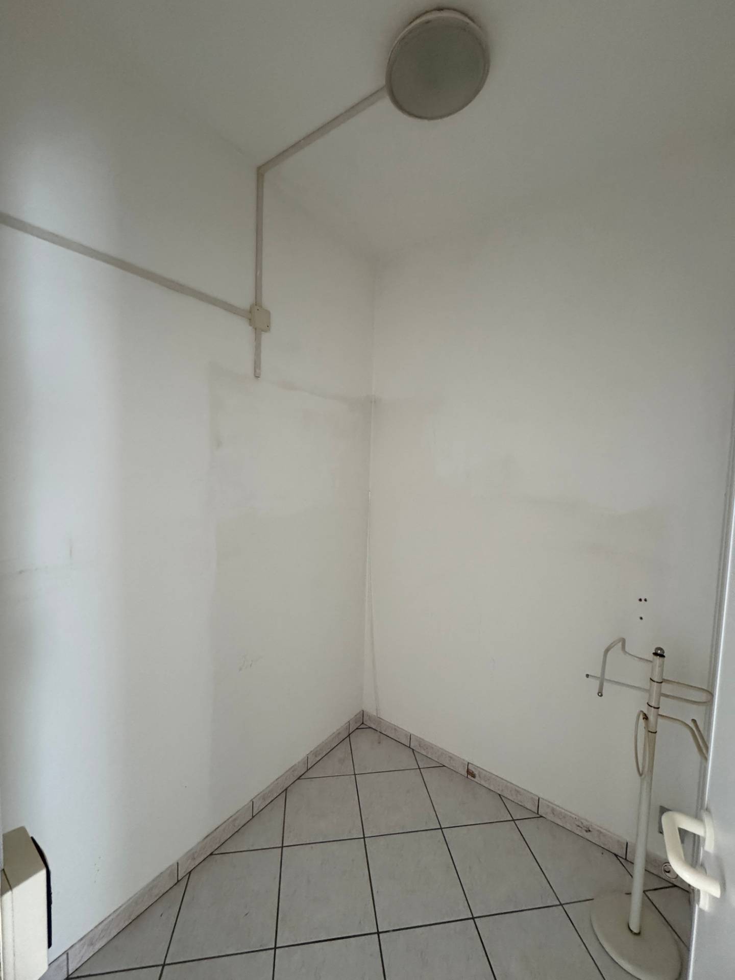 Locale commerciale - artigianale - uffici in affitto a Fermo, Carabinieri - Piscina