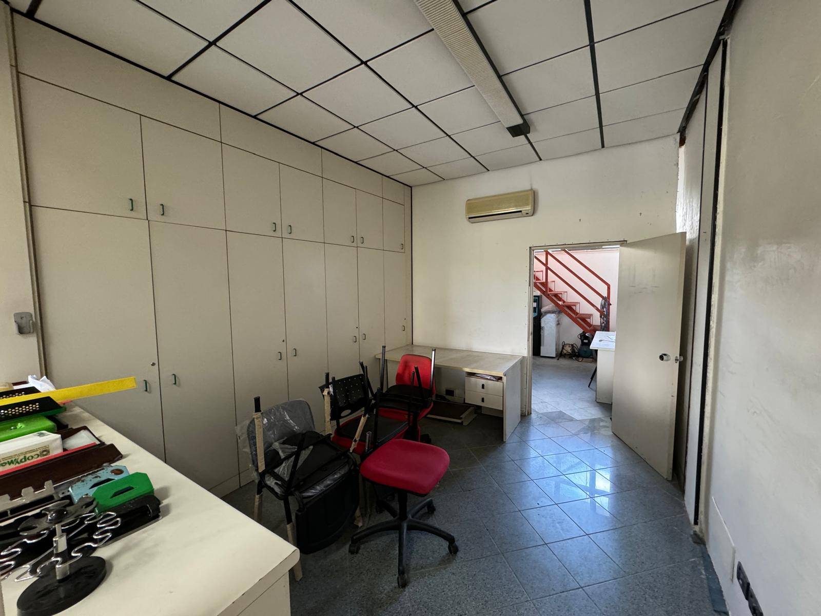 Locale commerciale - artigianale - uffici in vendita a Porto San Giorgio, Salvano