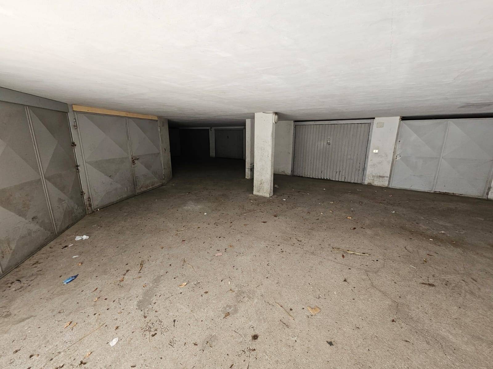 Rimessa in vendita a Porto San Giorgio, Borgo F.lli Rosselli