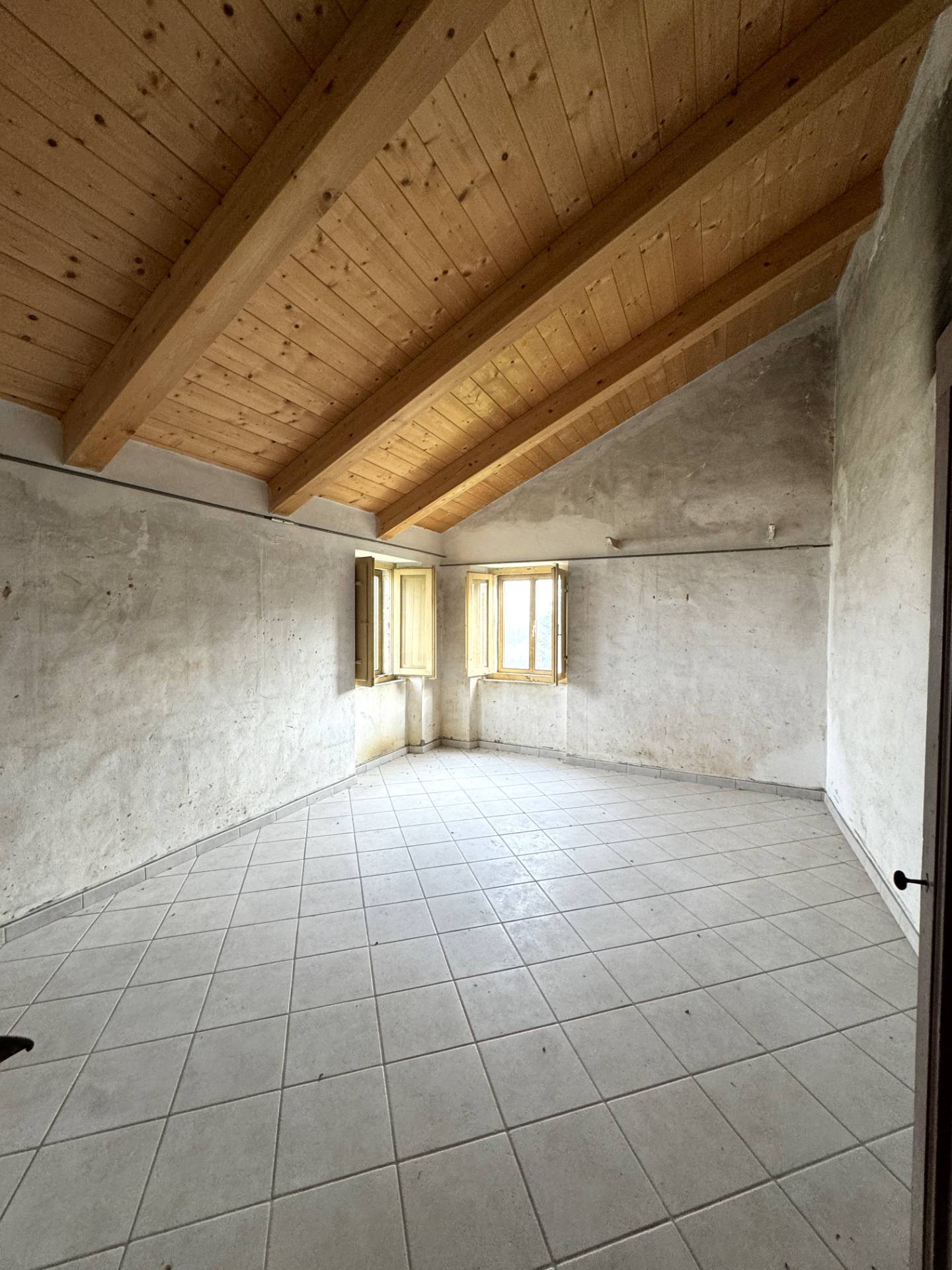 Casa Colonica con Terreno in vendita a Montottone, San Pietro Martire