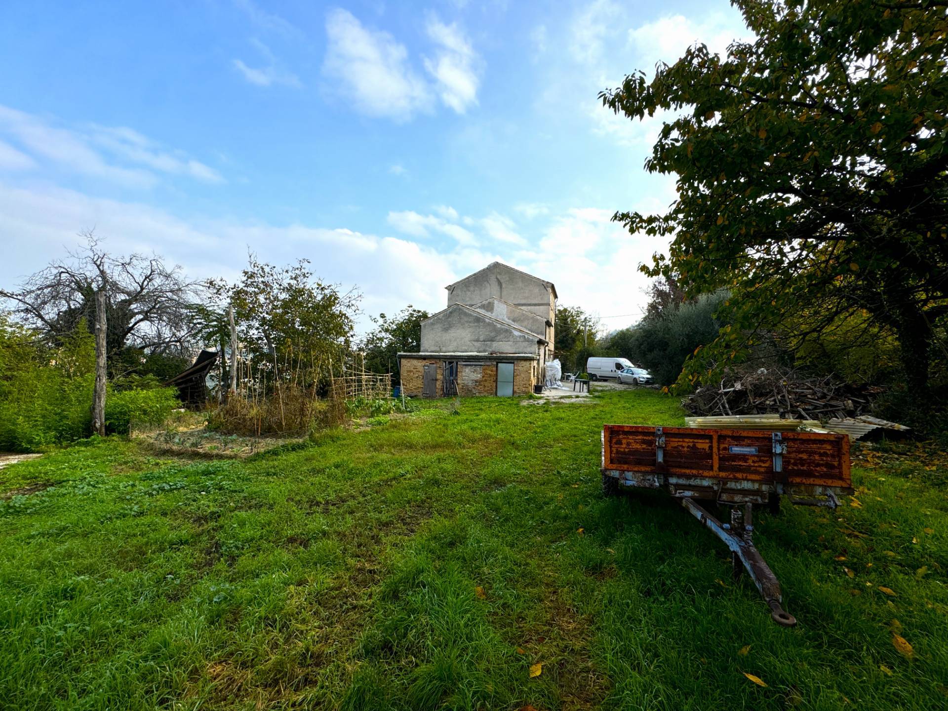 Casa Colonica con Terreno in vendita a Montottone, San Pietro Martire