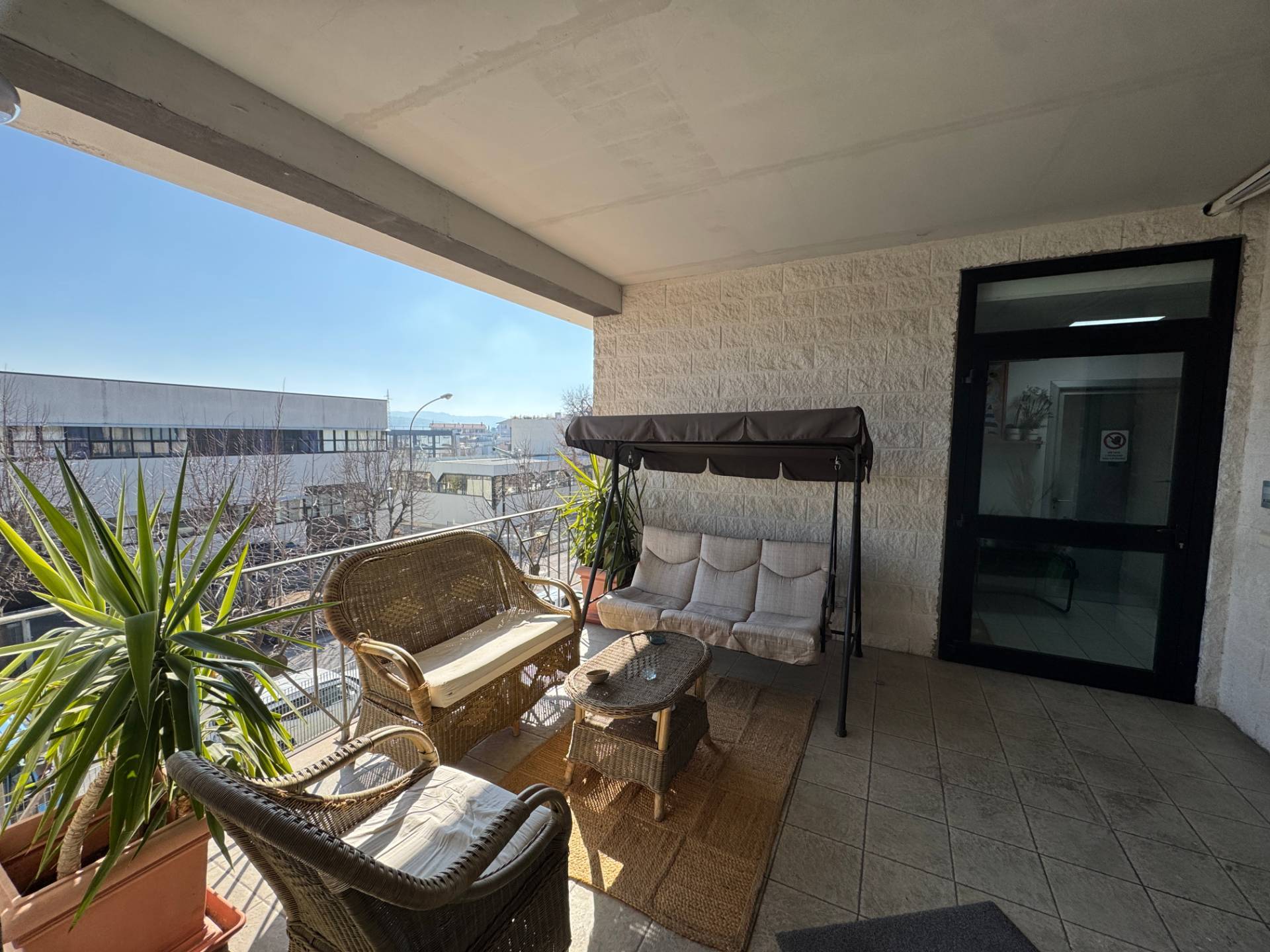 Locale commerciale - artigianale - uffici in affitto a Porto San Giorgio, Salvano