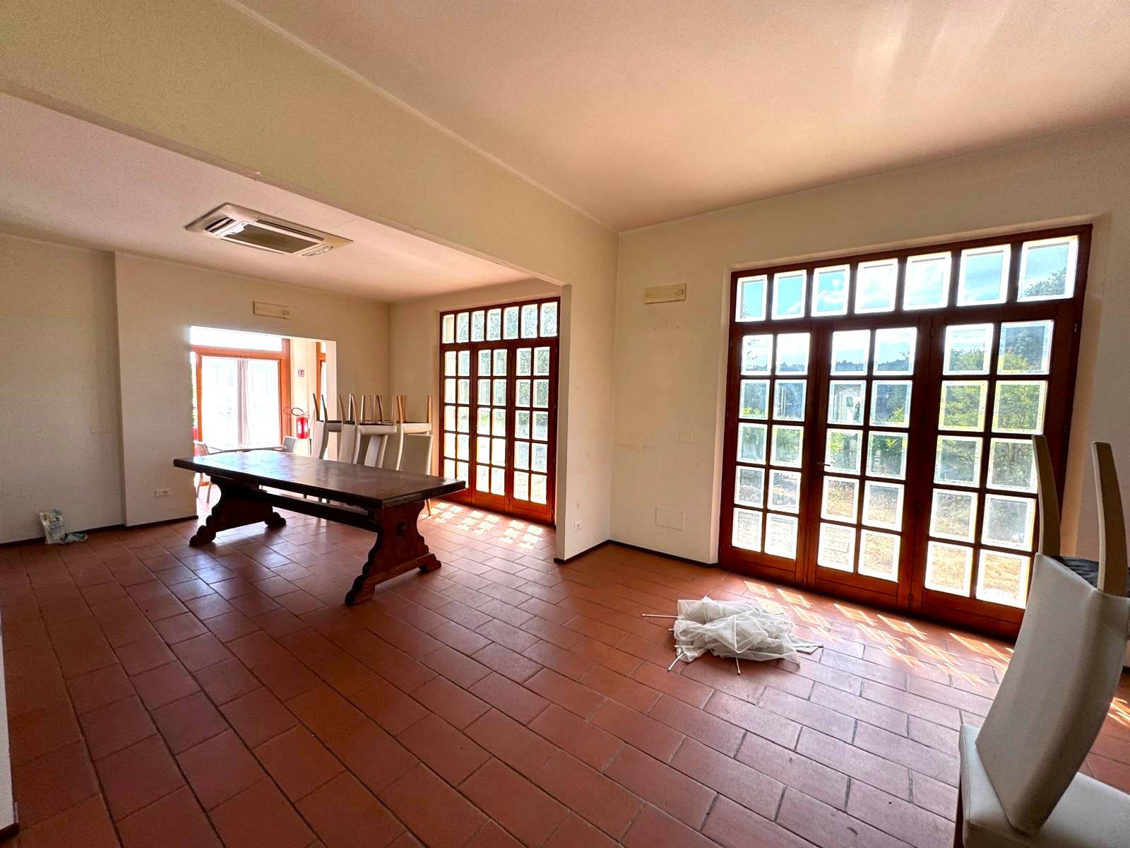 Locale commerciale - artigianale - uffici in affitto a Altidona, Marina di Altidona