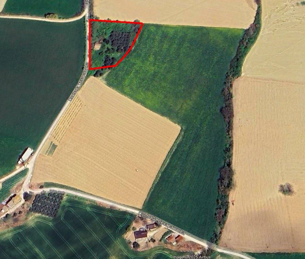 Casa Colonica con Terreno in vendita a Fermo