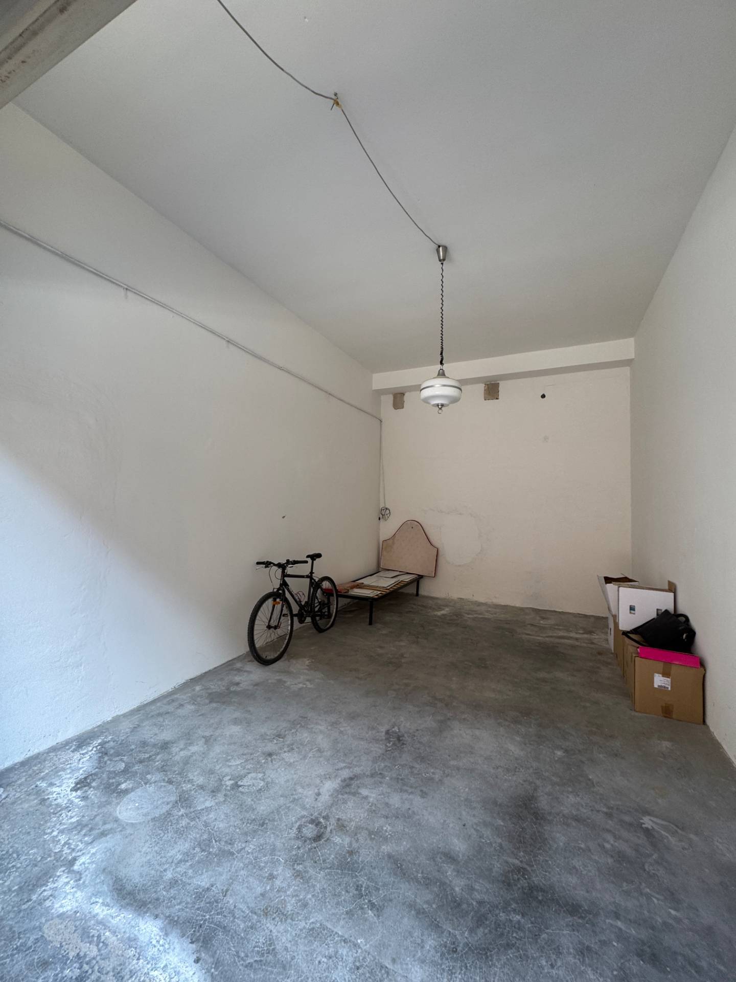 Rimessa in vendita a Porto San Giorgio, Centro