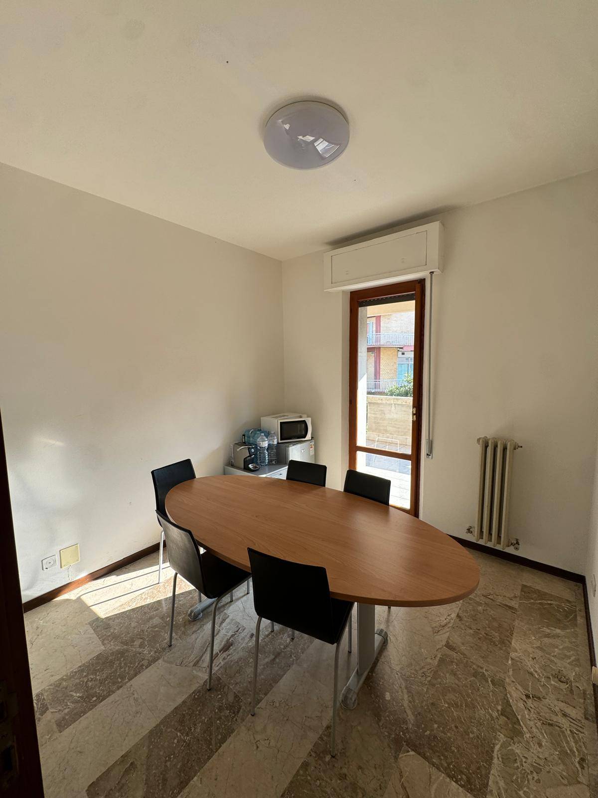 Locale commerciale - artigianale - uffici in vendita a Fermo, Viale Trento