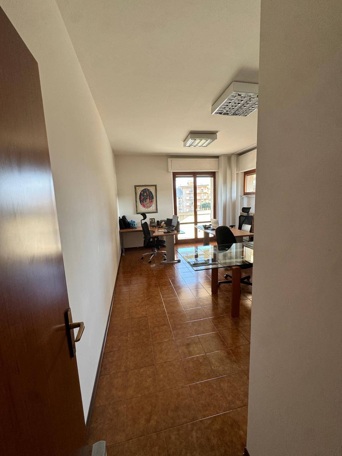 Locale commerciale - artigianale - uffici in vendita a Fermo, Viale Trento