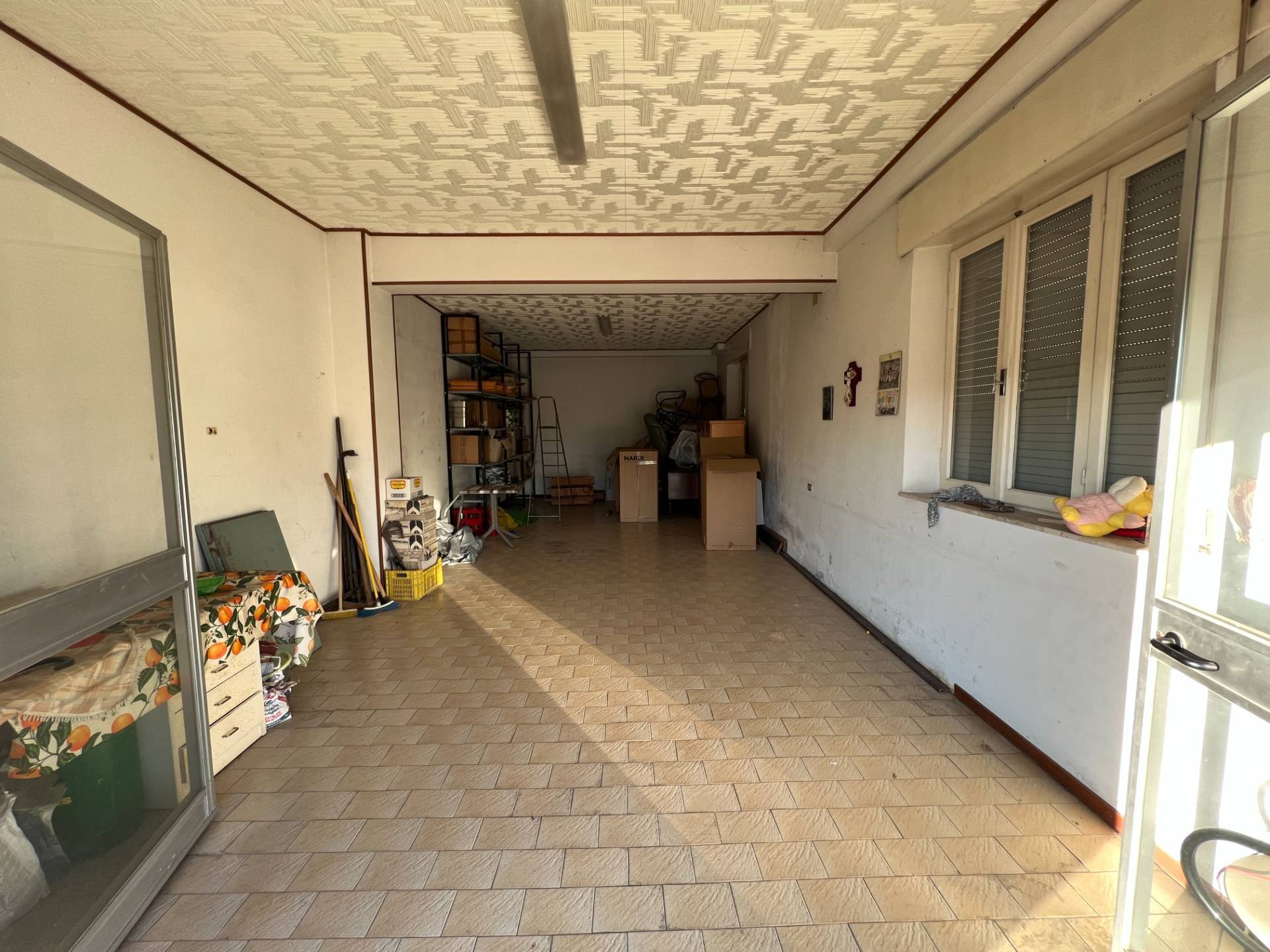 Rimessa in vendita a Fermo, Carabinieri - Piscina