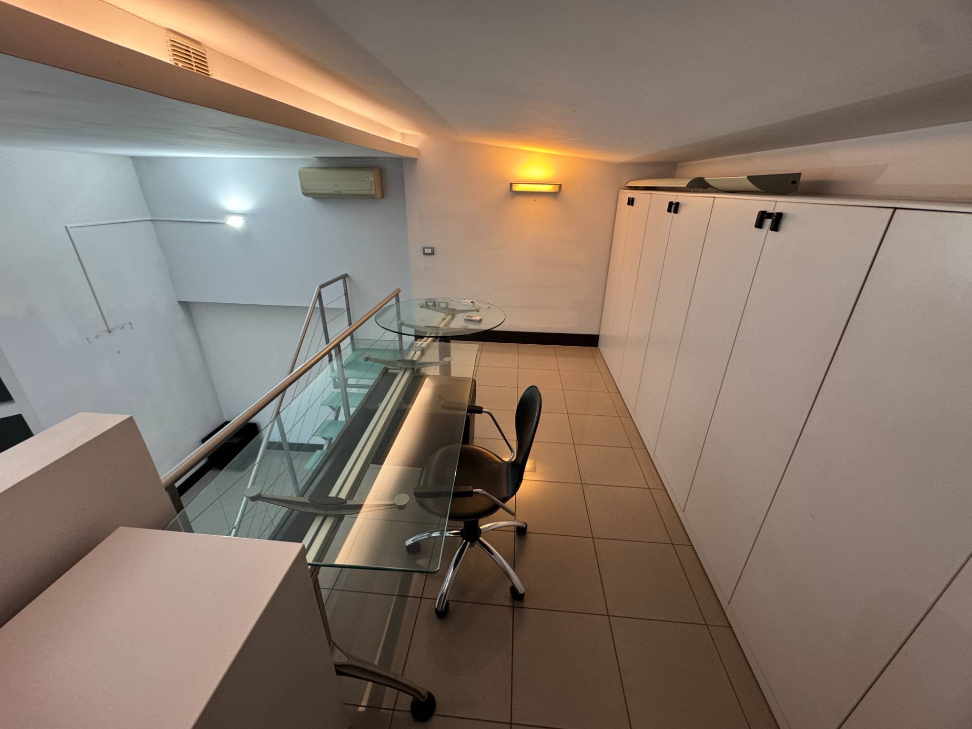 Locale commerciale - artigianale - uffici in vendita a Fermo, Campiglione