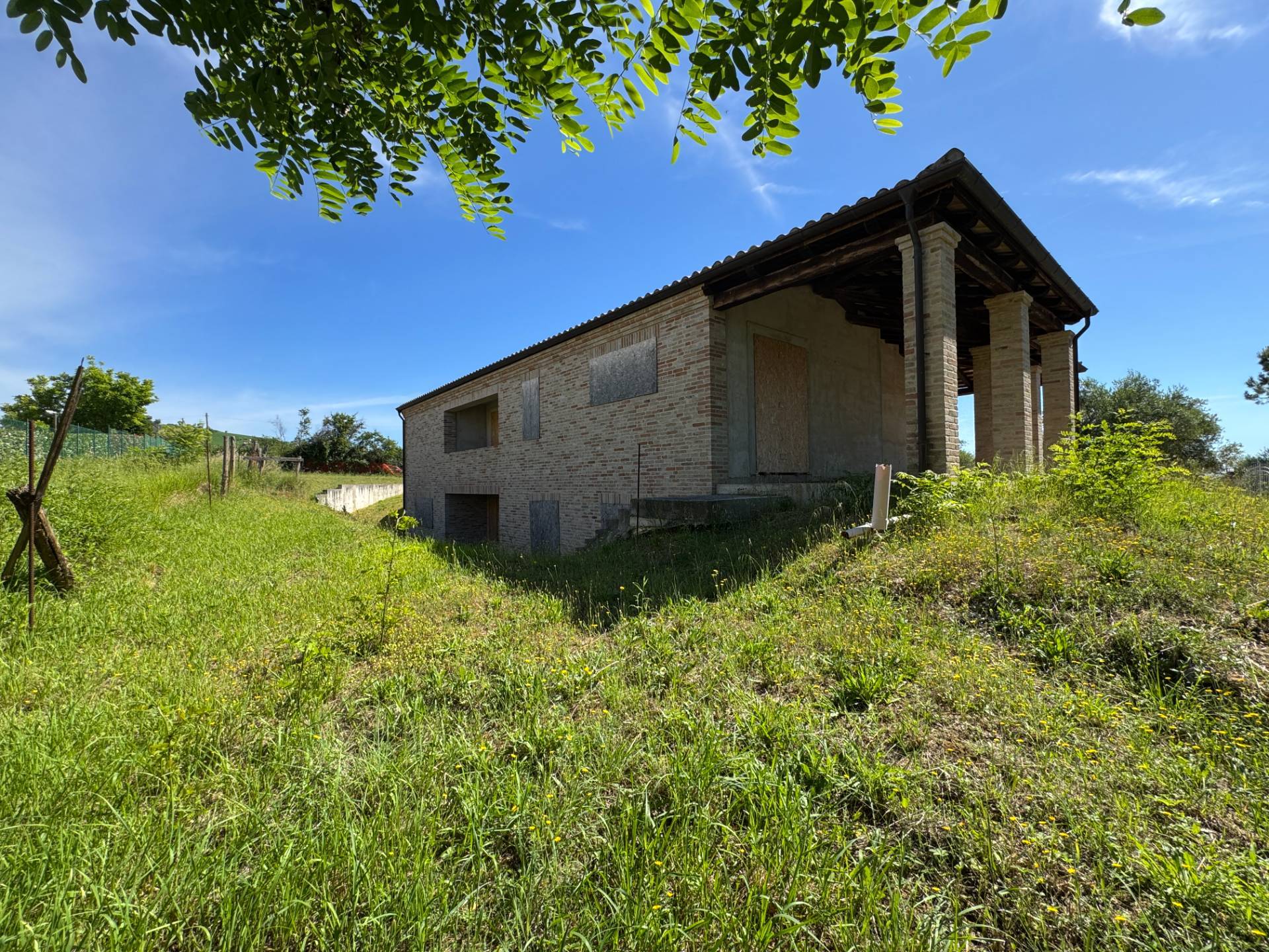Villa con Giardino in vendita a Montegiorgio, Monteverde