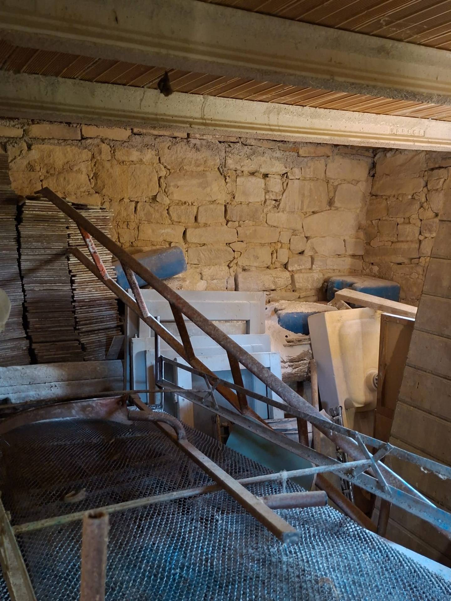 Rudere con terreno in vendita a Montelparo