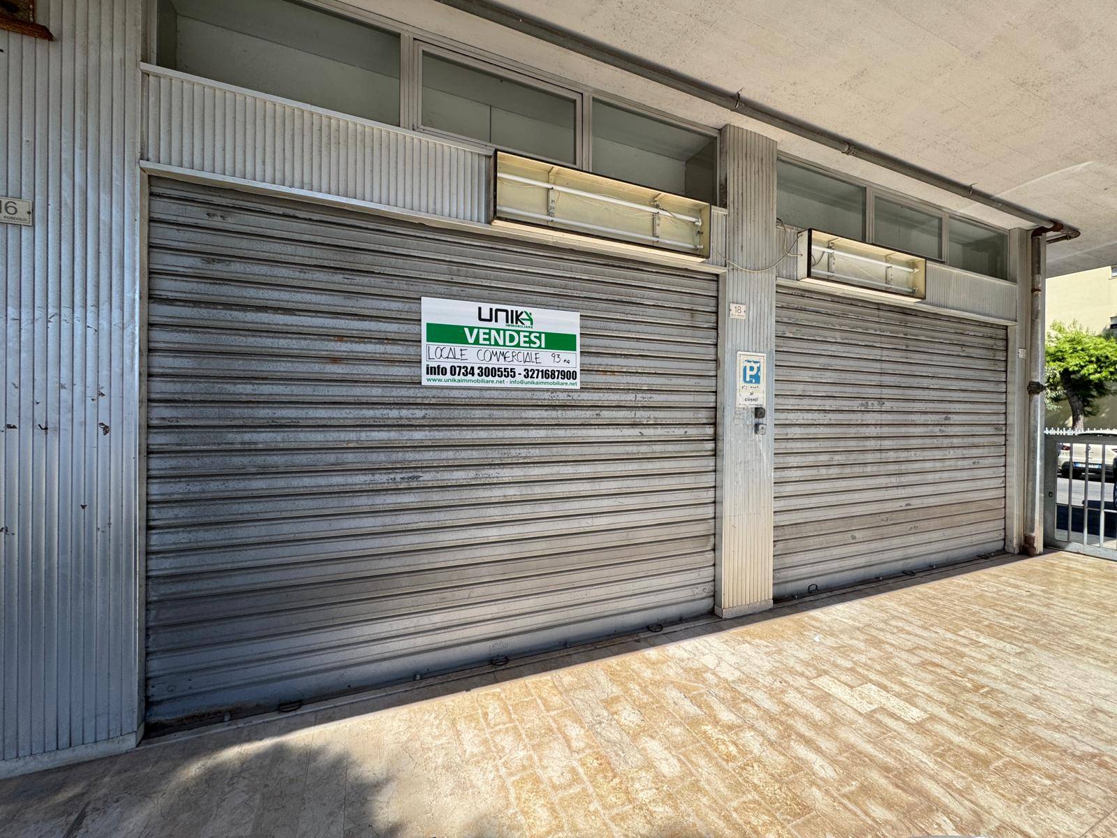 Locale commerciale - artigianale - uffici in vendita a Porto San Giorgio, Borgo F.lli Rosselli