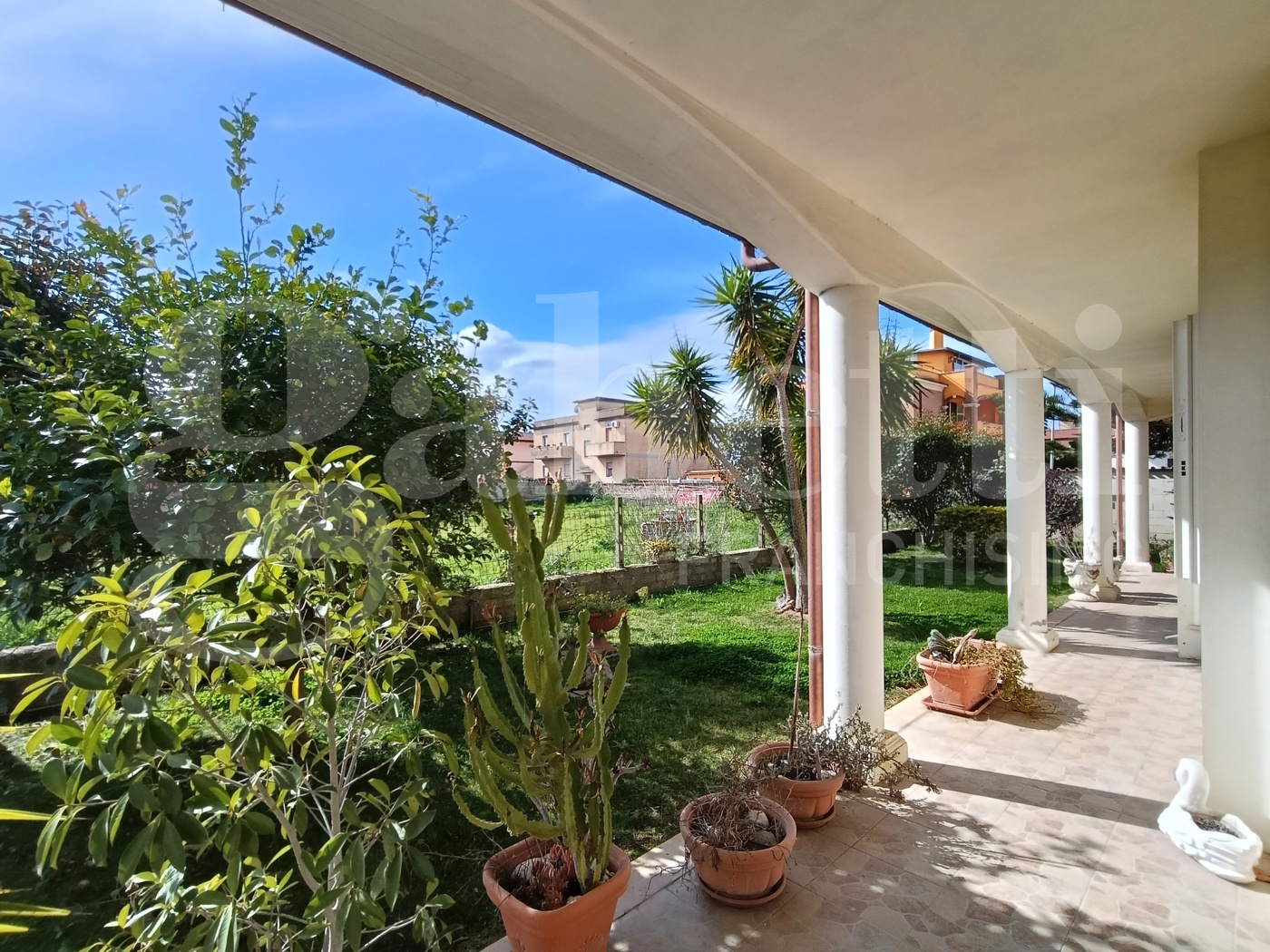 Villa con giardino a Anzio