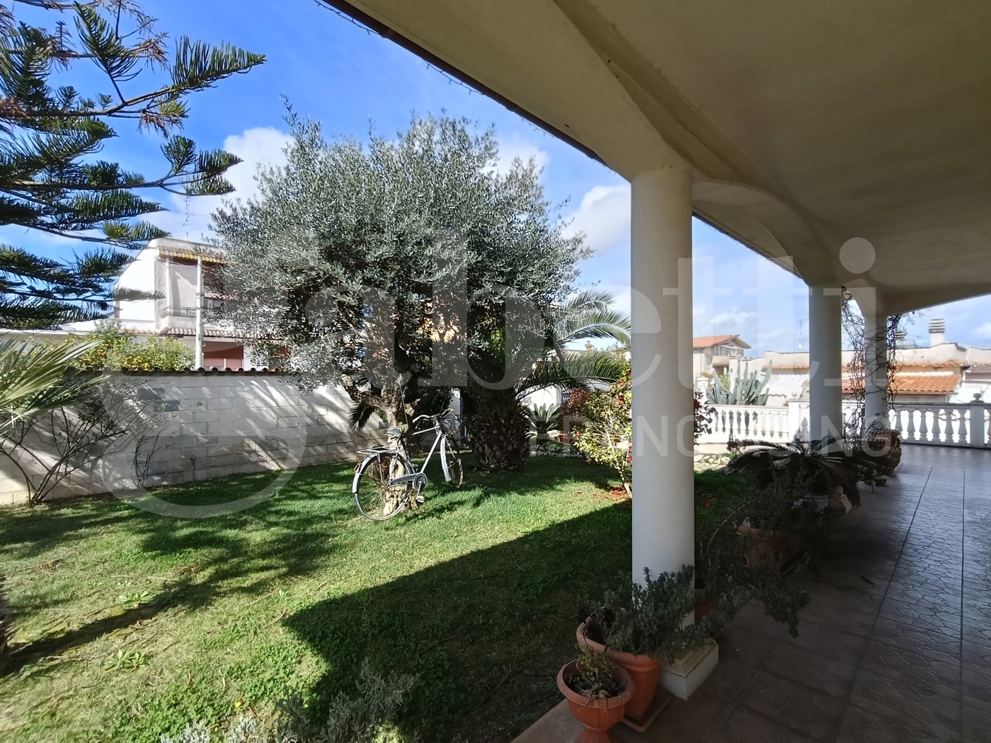 Villa con giardino a Anzio