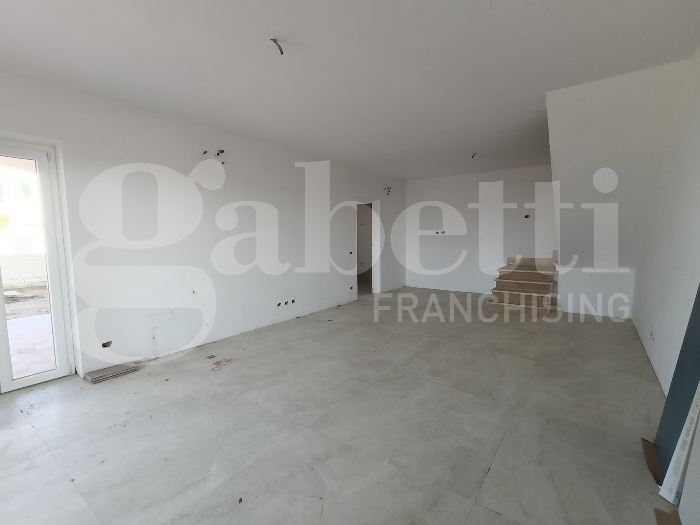 Villa con giardino a Anzio