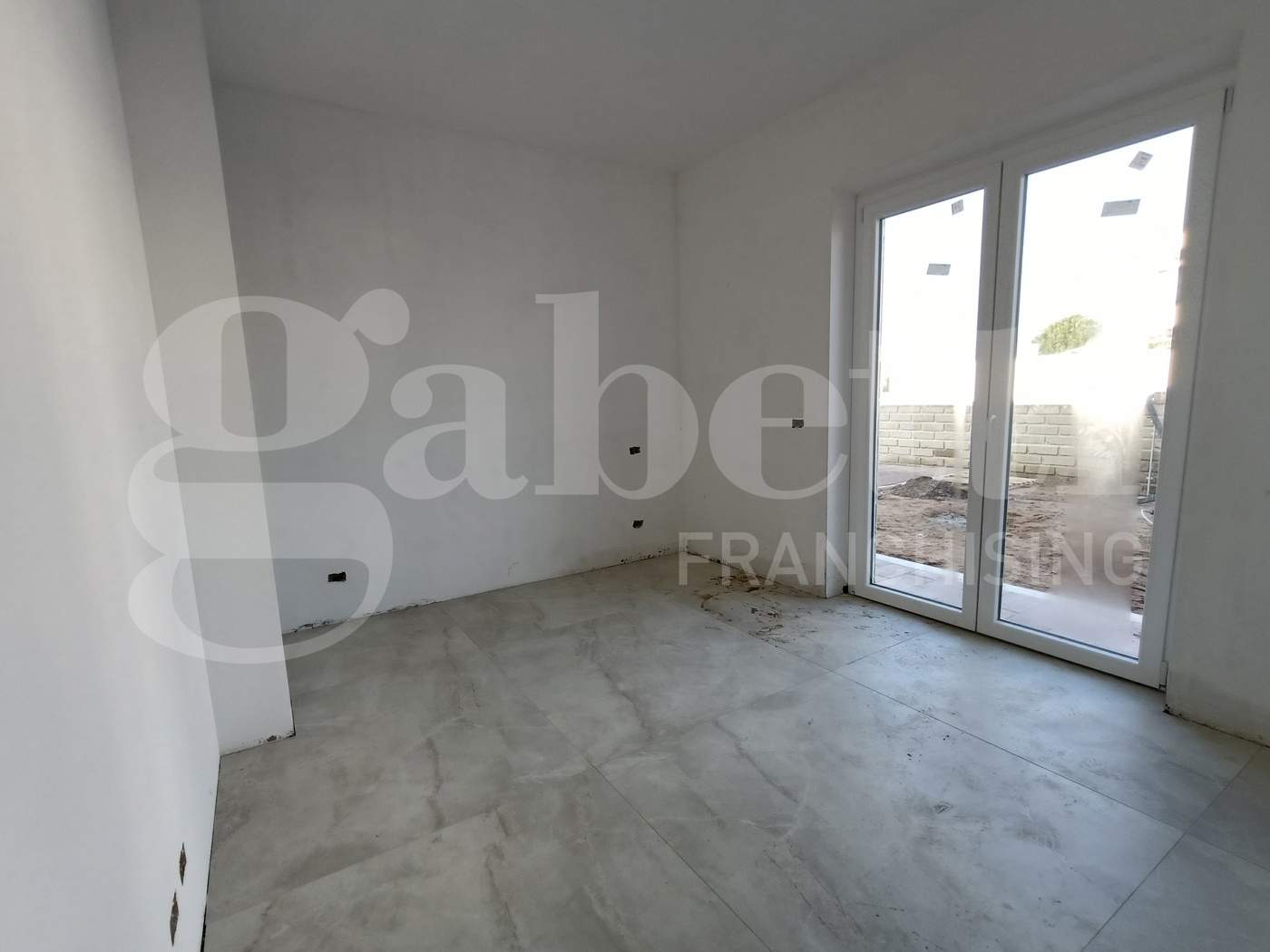 Villa con giardino a Anzio