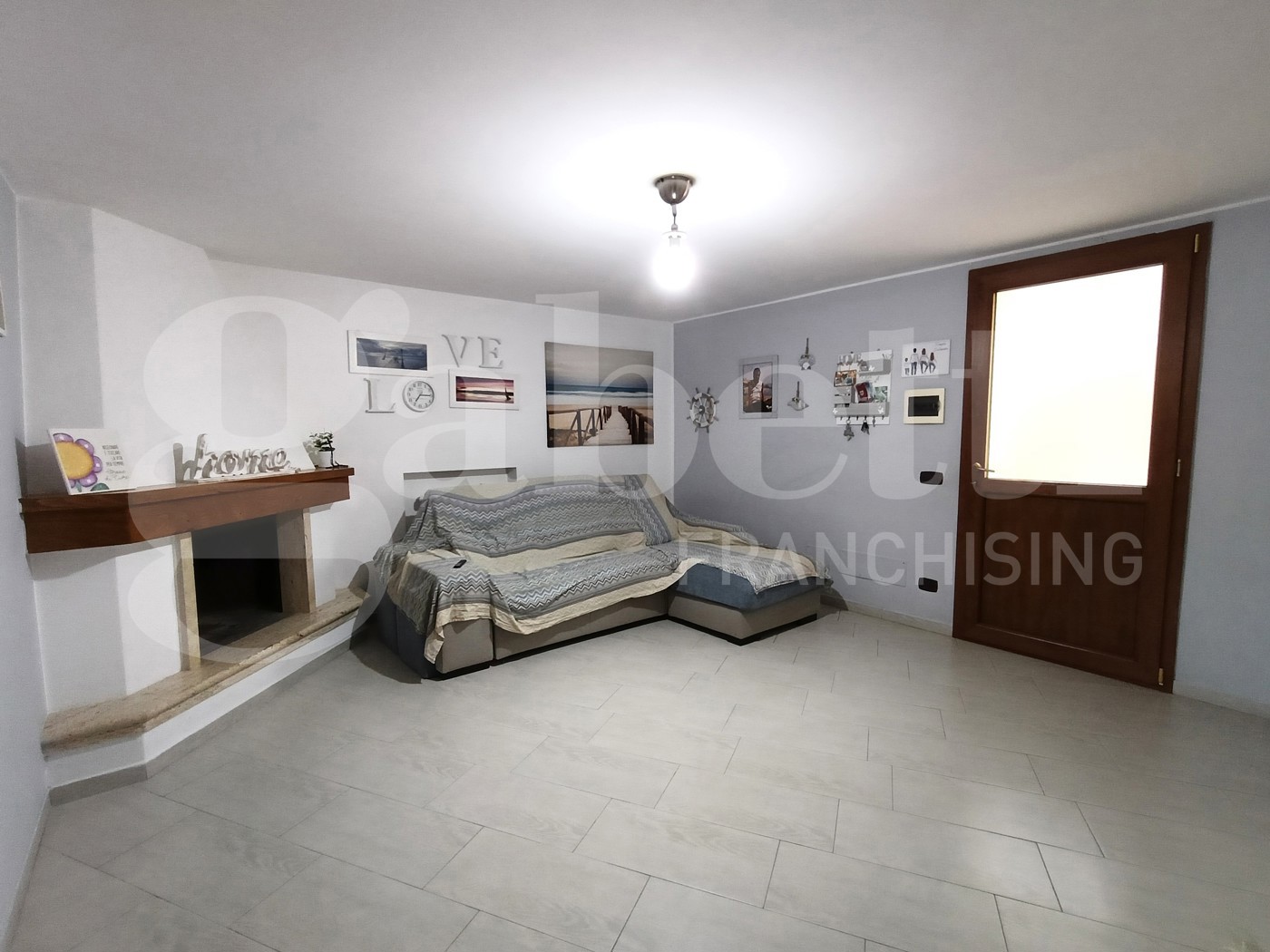 Quadrilocale con box a Anzio