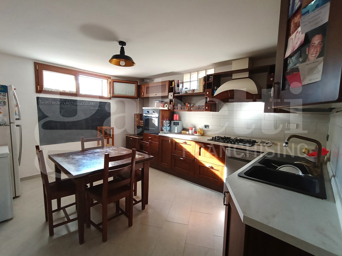 Quadrilocale con box a Anzio