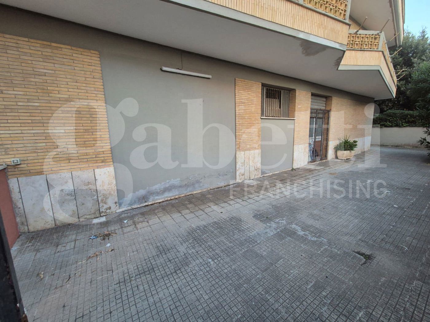 Negozio in affitto a Anzio