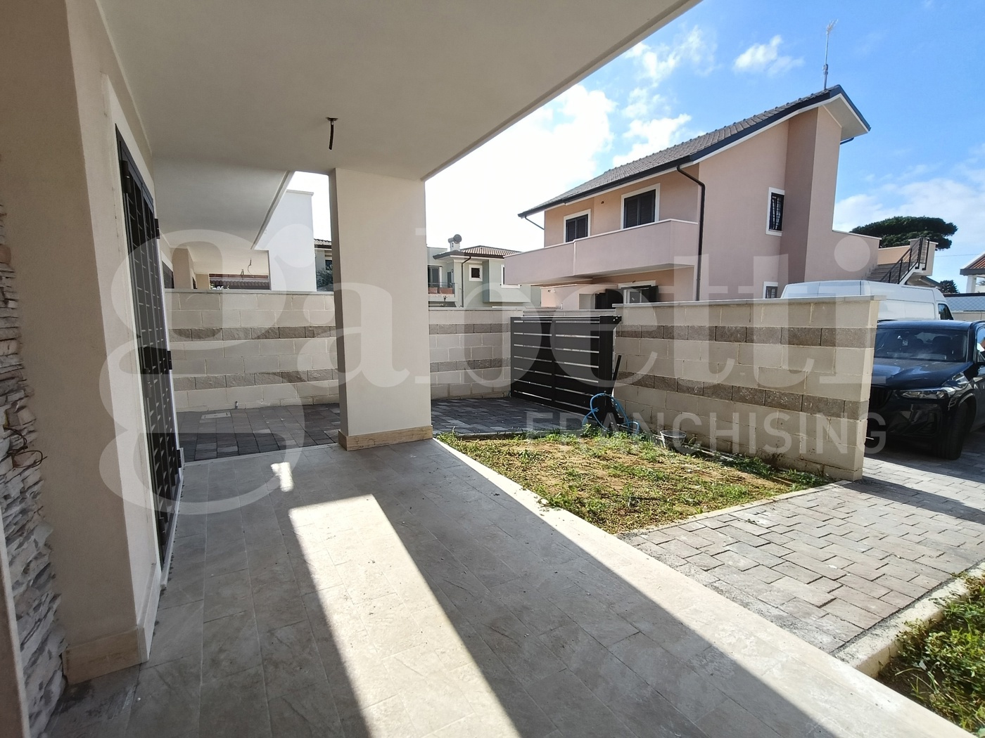 Villa con giardino a Anzio