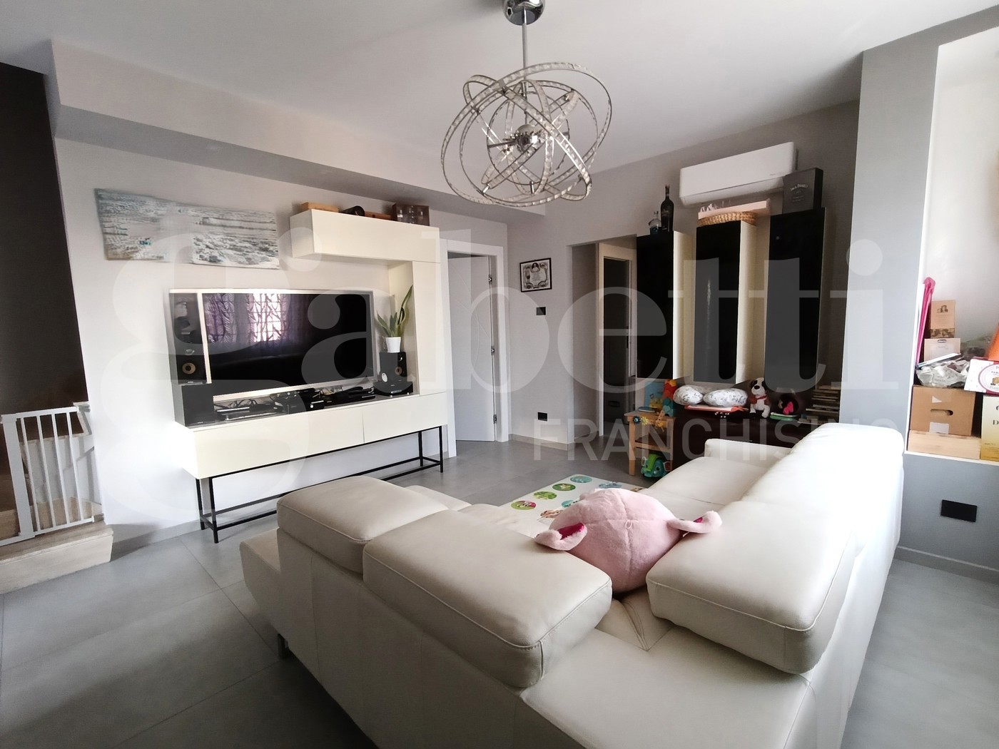 Villa con giardino a Anzio